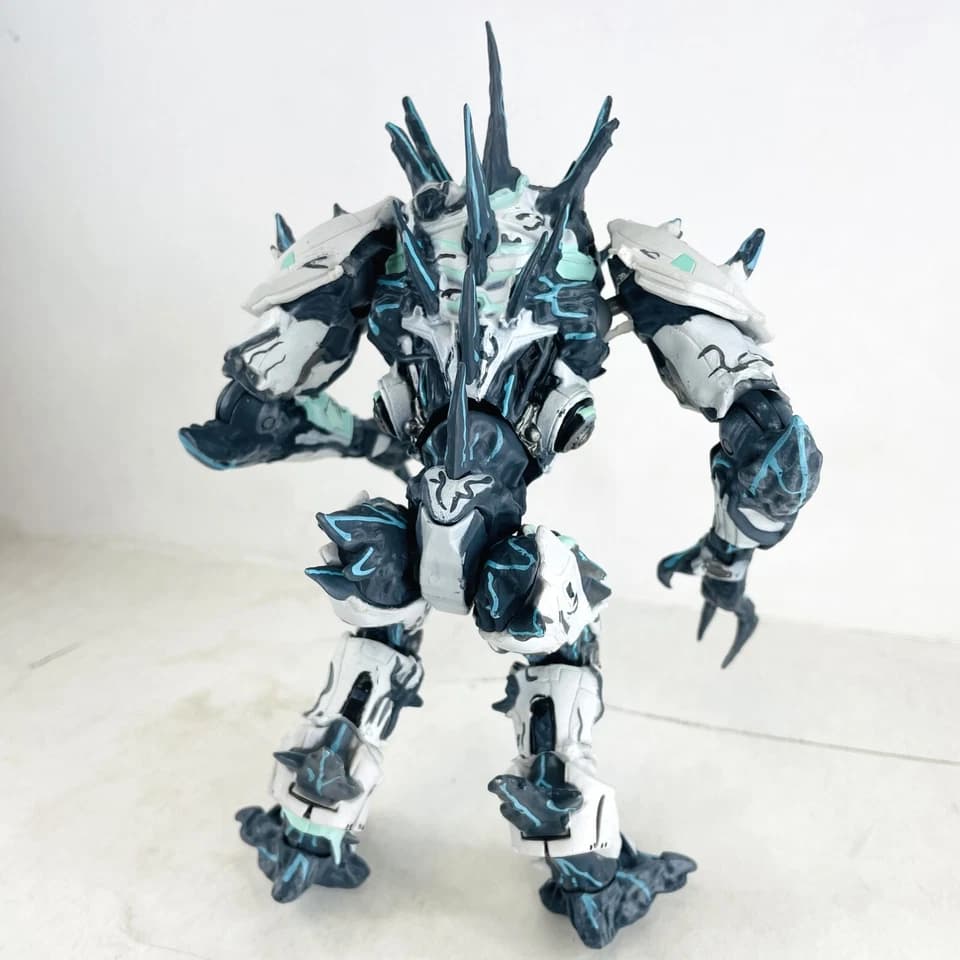 اکشن فیگور کایجو درون | Pacific Rim | برند NECA — تصویر ۳