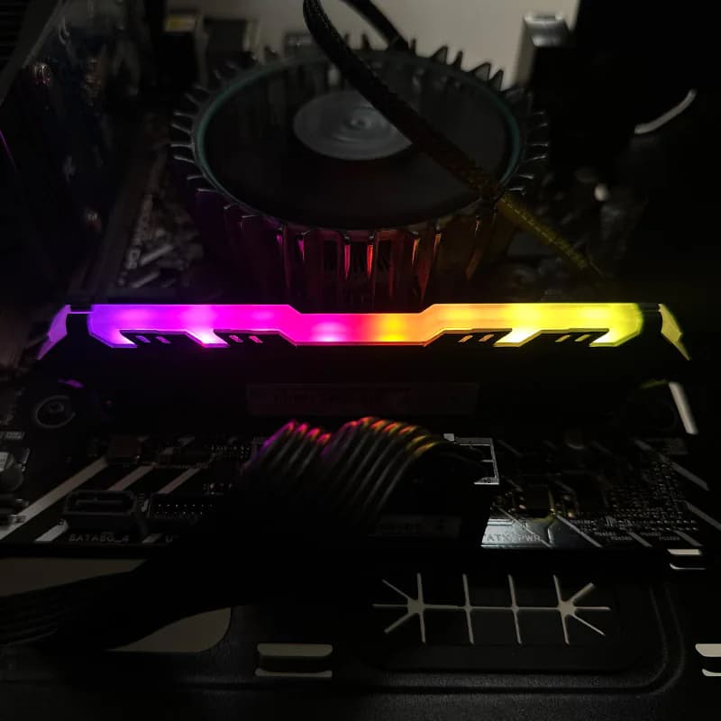 رم 8 گیگ اچ پی HP V8 8GB DDR4 3200Mhz CL16 استوک در حد نو — تصویر ۴