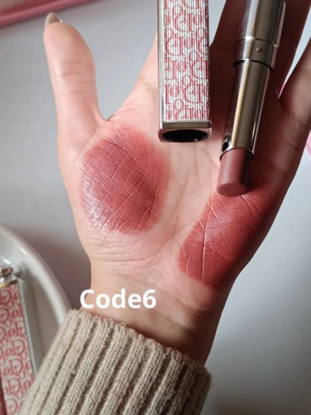 رژلب جامد طرح دیور(فروش عمده) — تصویر ۷