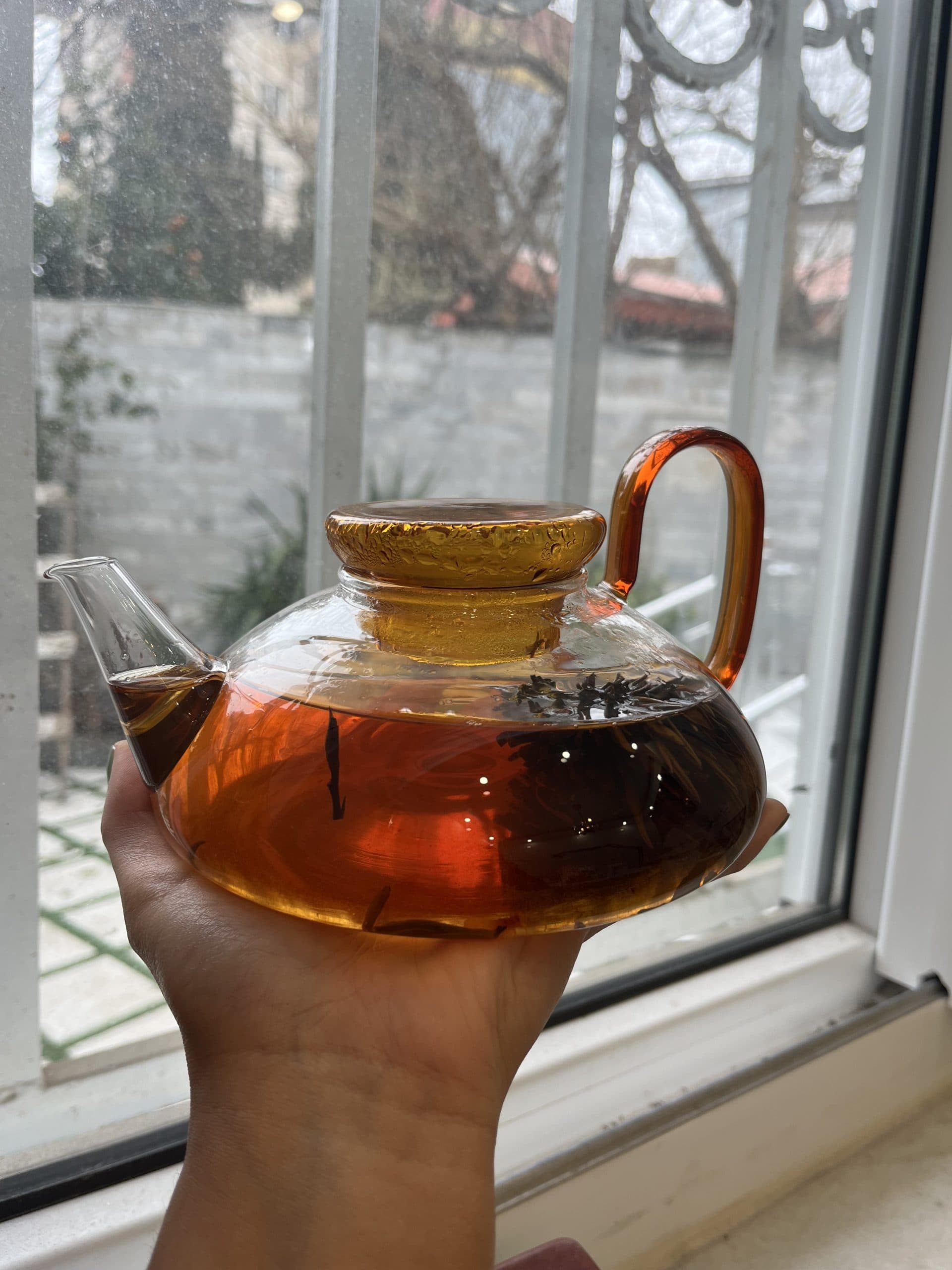 قوری پیرکس دسته رنگی — تصویر ۳