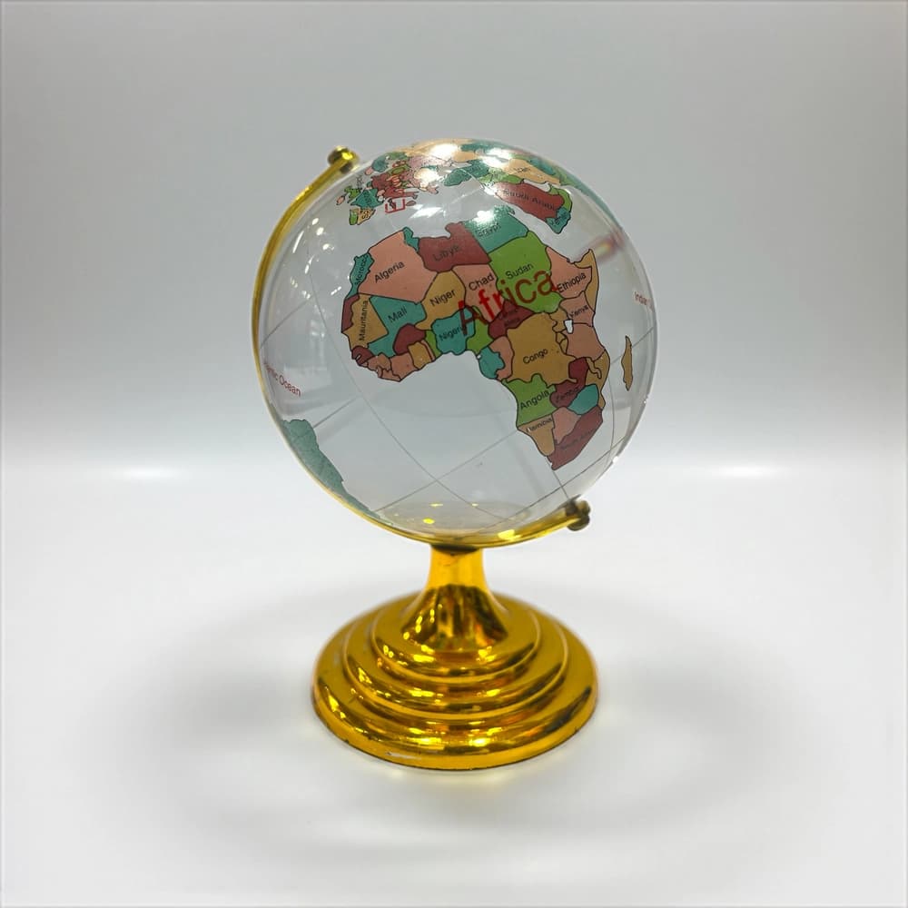 کره زمین کریستالی پایه‌دار با نقشه رنگی قطر 8 سانت — تصویر ۲