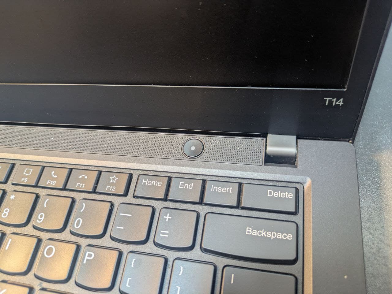 لپ تاپ Lenovo مدل ThinkPad T14 سایز 14 اینچ پردازنده اینتل core i7 1165G7 نسل یازده | رم ۱۶ گیگ هارد 256 گیگ m2 (مشابه نو ) — تصویر ۷