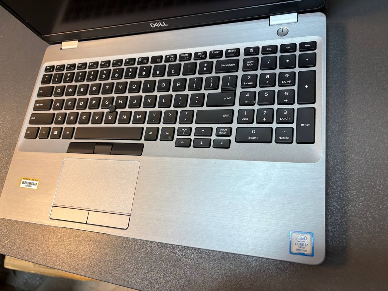 لپ تاپ Dell مدل Latitude 5501سایز 15.6 اینچ تاچ پردازنده اینتل core i7 نسل نه 9850H رم 16گیگ هارد ssd مشابه نو — تصویر ۸