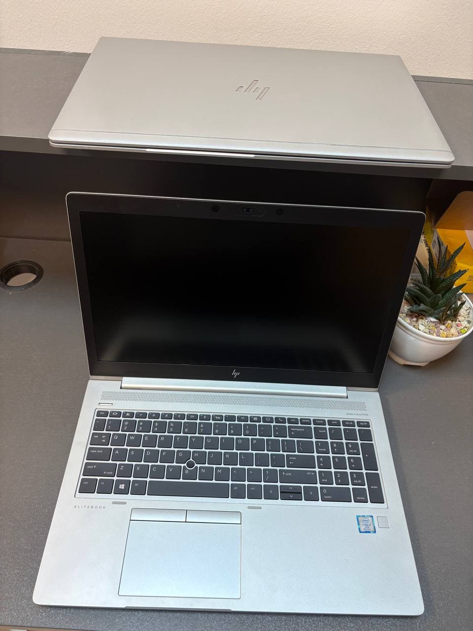 لپ تاپ HPمدل Elitebook 850 G5 سایز 15.6 اینچ پردازنده اینتل core i7 نسل هشت رم ۱۶گیگ ddr4 هارد ۵۱۲ گیگ m2 (مشابه نو )