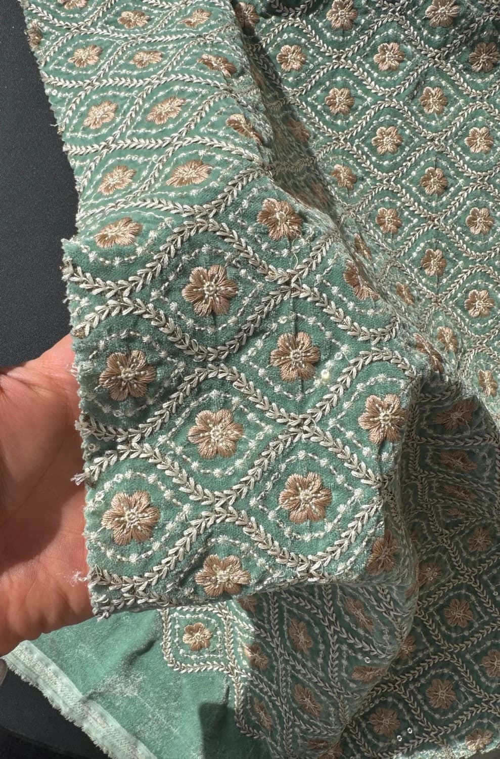 پارچه مخمل سبز نسکافه ای — تصویر ۵
