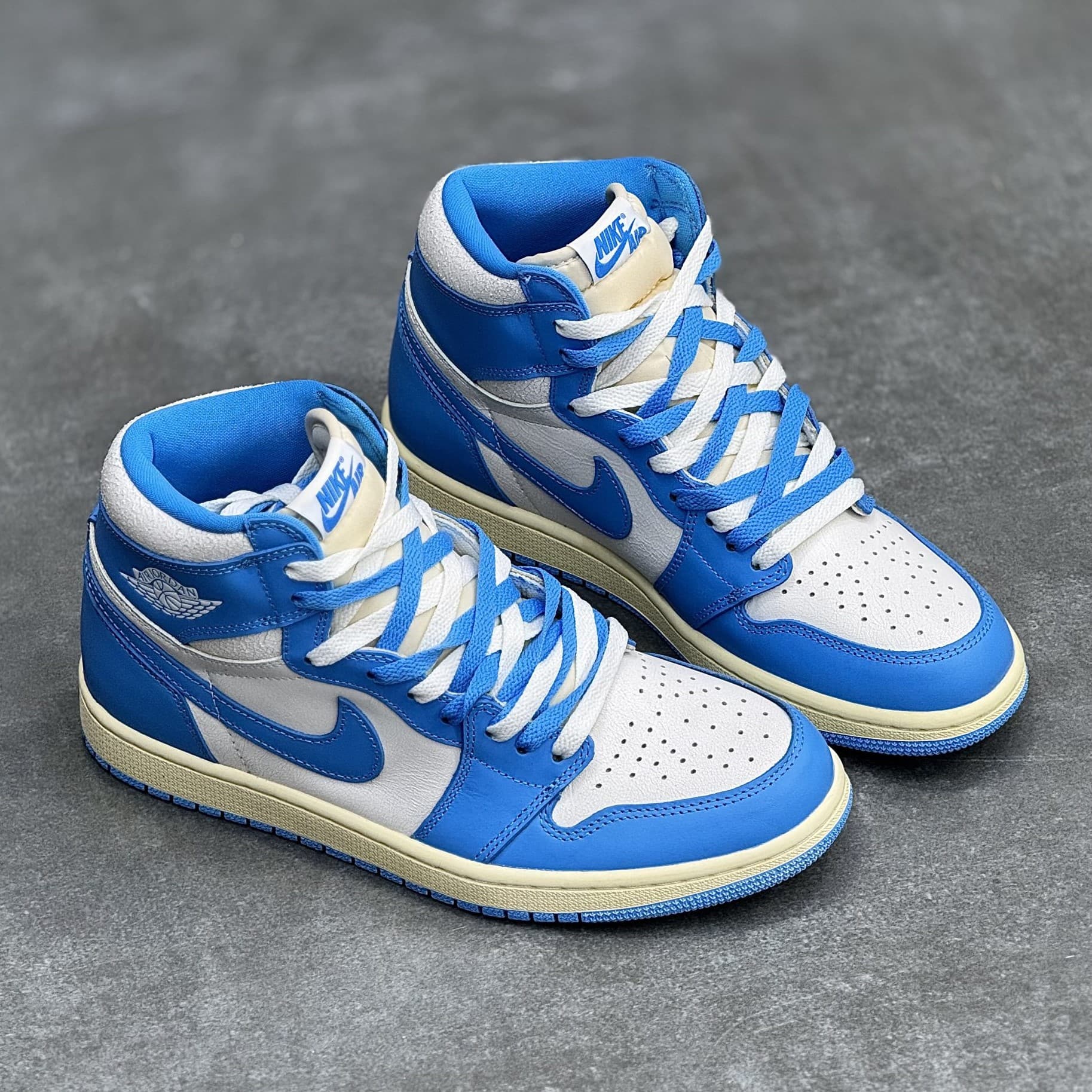 کفش نایک ایر جردن وان ساقدار شیکاگو لاست اند فاند آبی Nike Air Jordan 1 High Chicago Lost & Found Blue — تصویر ۳