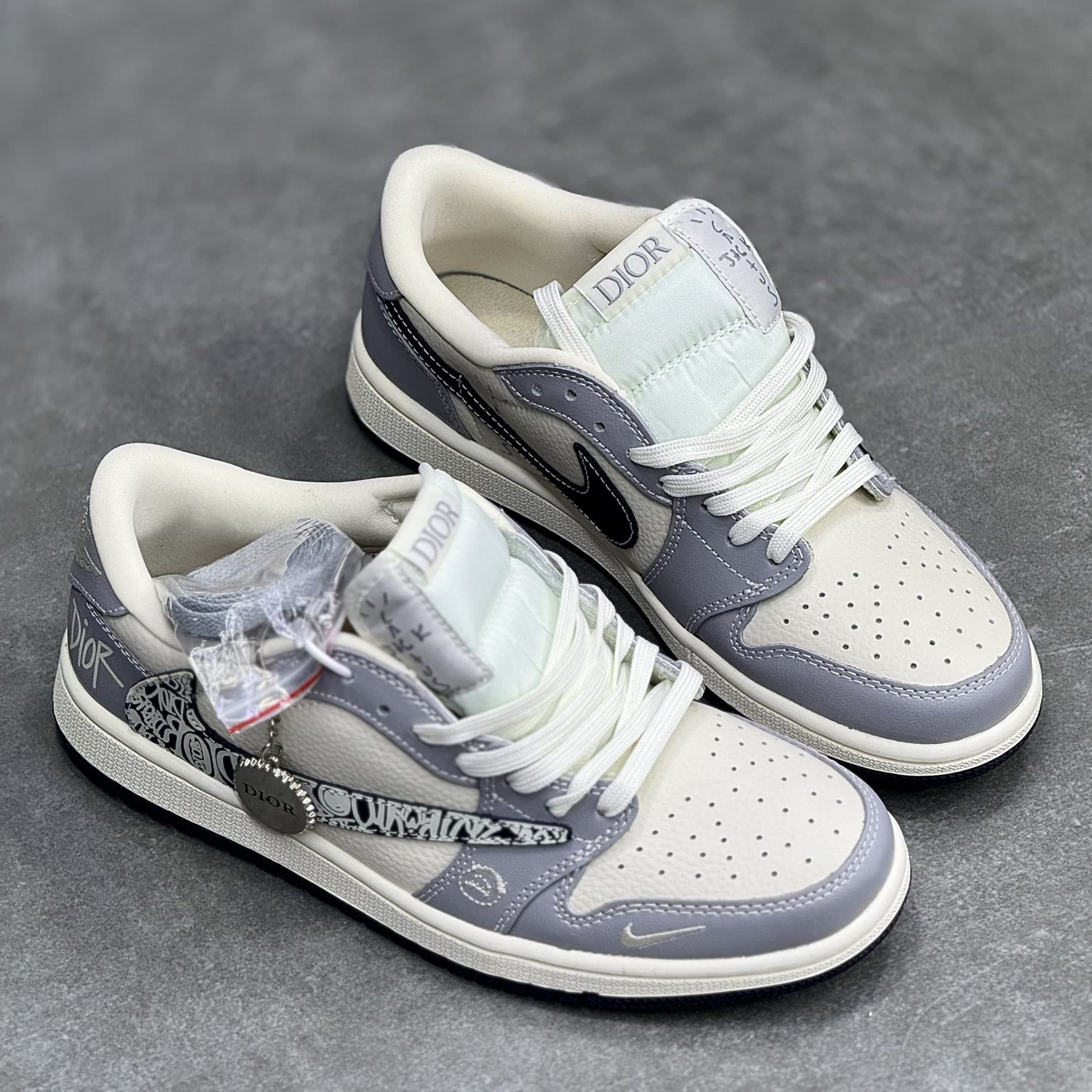 کفش نایک ایر جردن وان لو تراویس اسکات دیور Nike Air Jordan 1 Low Travis Scott Dior — تصویر ۳
