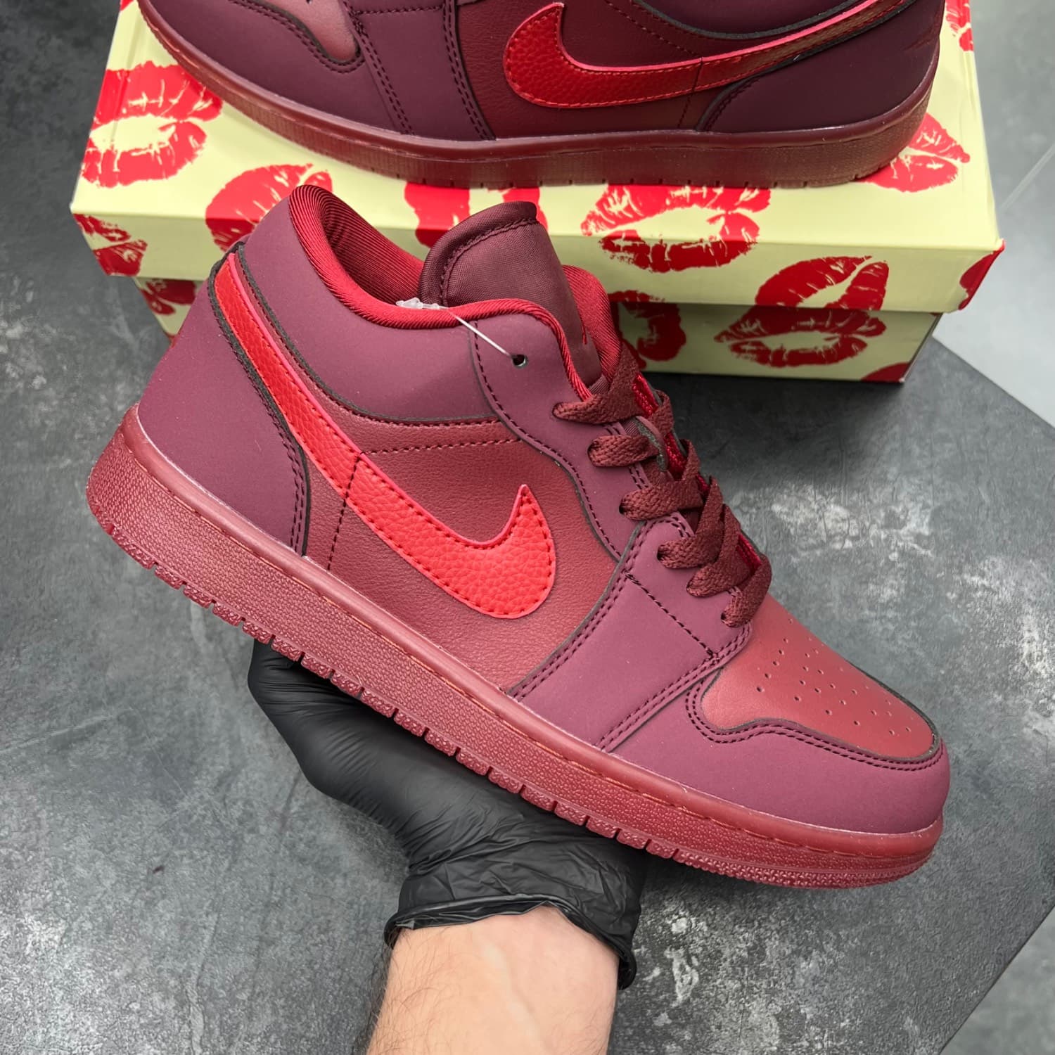 کفش نایک ایر جردن وان لو ولنتاین دی Nike Air Jordan 1 Low Valentine’s Day 2026 — تصویر ۲