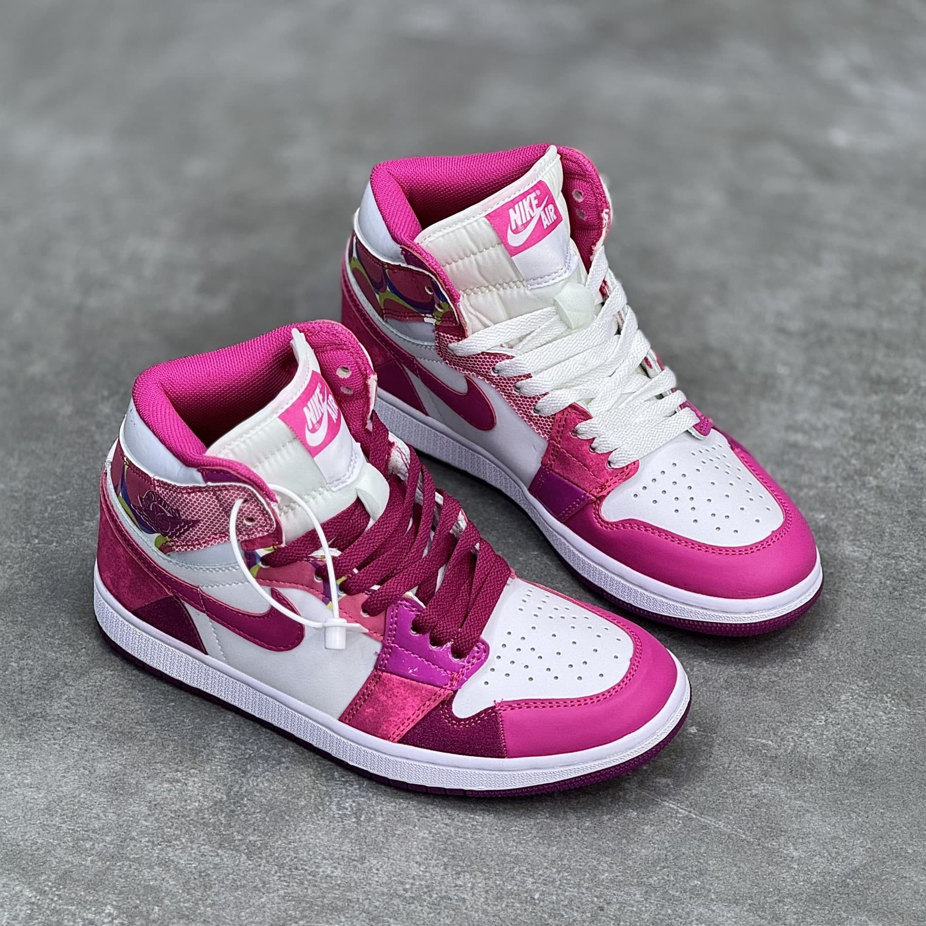 کفش نایک ایر جردن وان ساقدار صورتی شاد Nike Air Jordan 1 High Happy Pink — تصویر ۳