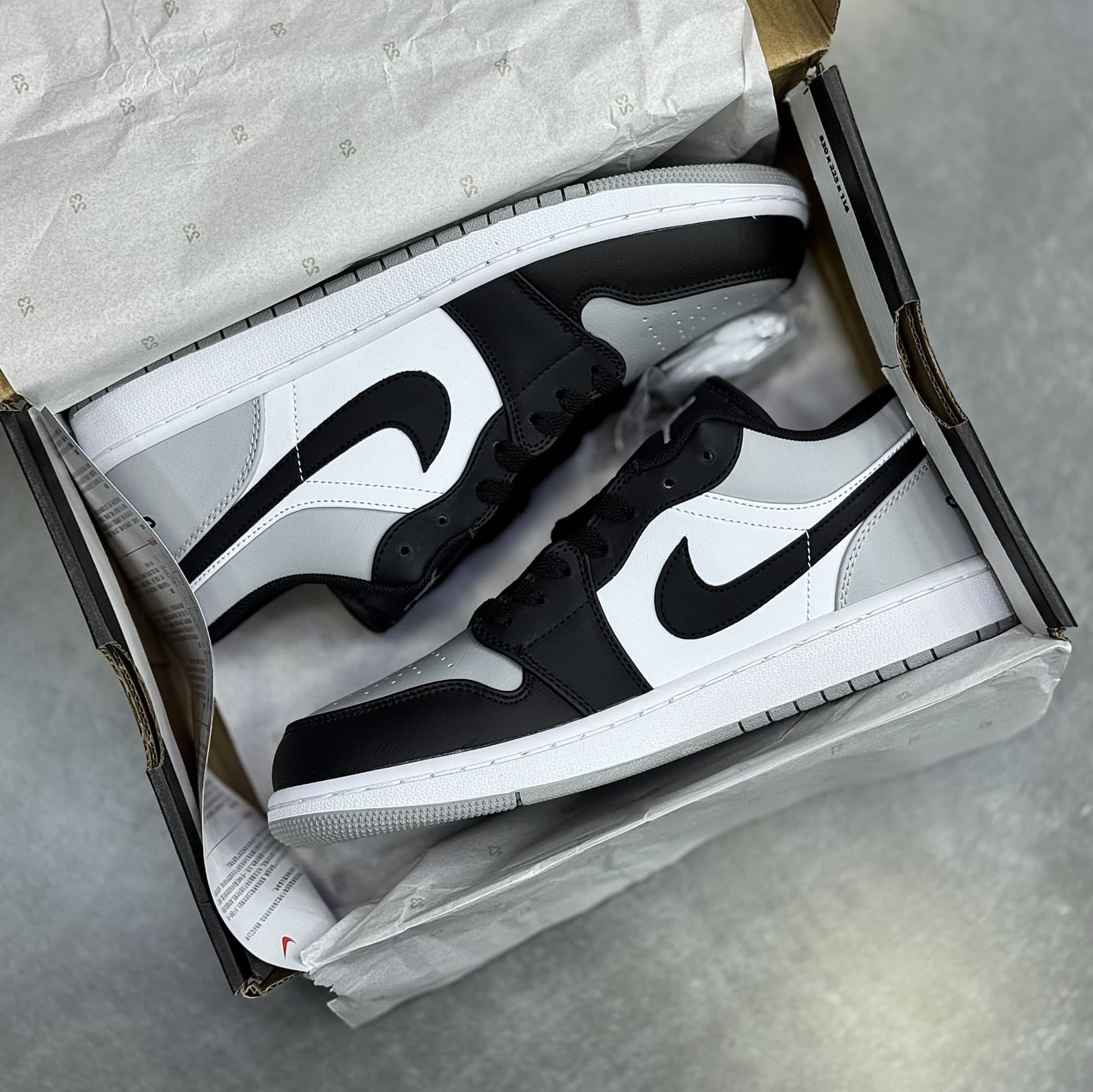 کفش نایک ایر جردن وان لو مشکی طوسی شادوو Nike Air Jordan 1 Low Shadow — تصویر ۲