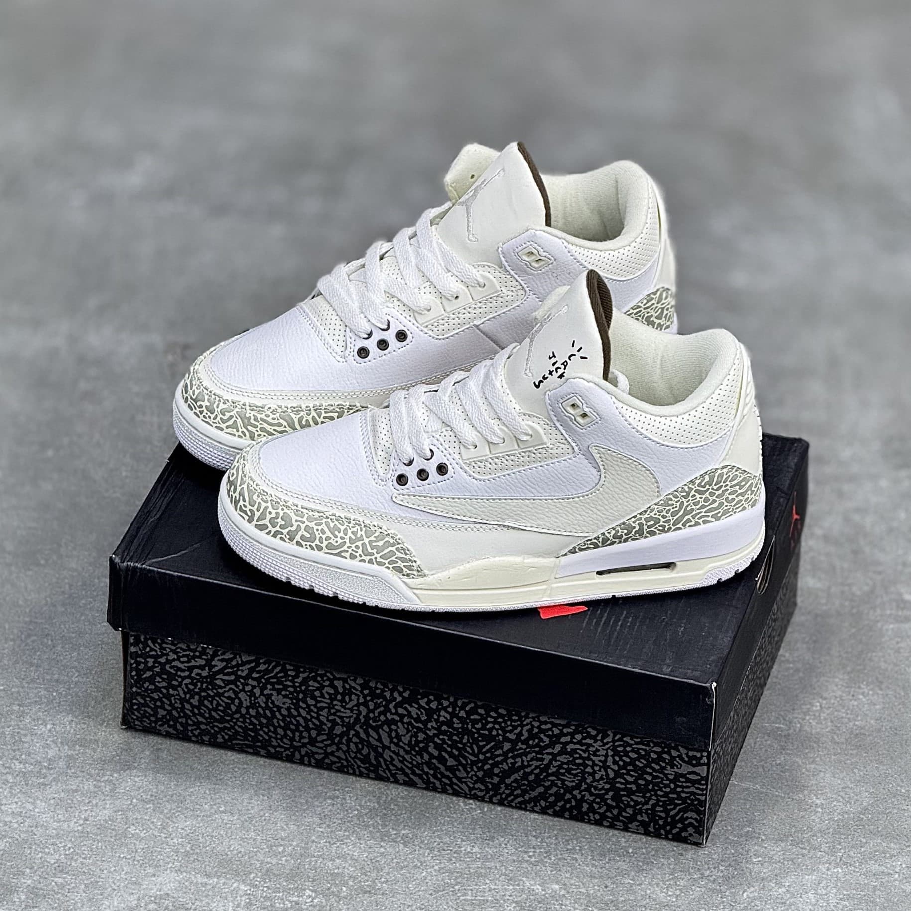 کفش نایک جردن۳ تراویس اسکات اسپایزایک Nike Air Jordan 3 Travis Scott Spizike