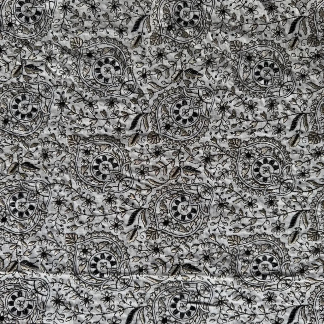 پارچه ابریشم سوزندوزی زمینه کرم طرح سرو