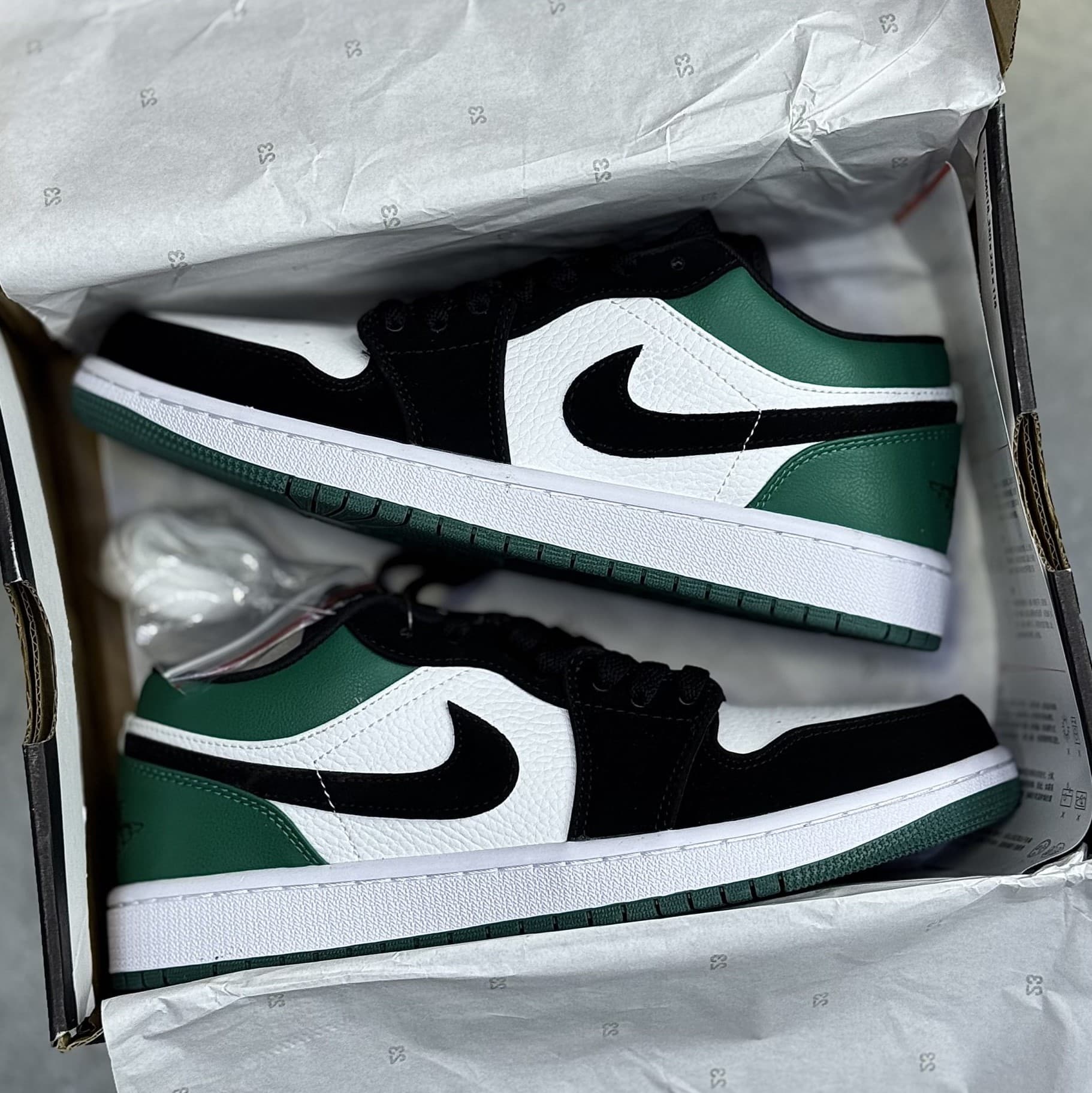 کفش نایک ایر جردن وان لو سبز مشکی Nike Air Jordan 1 Low Green Black — تصویر ۳