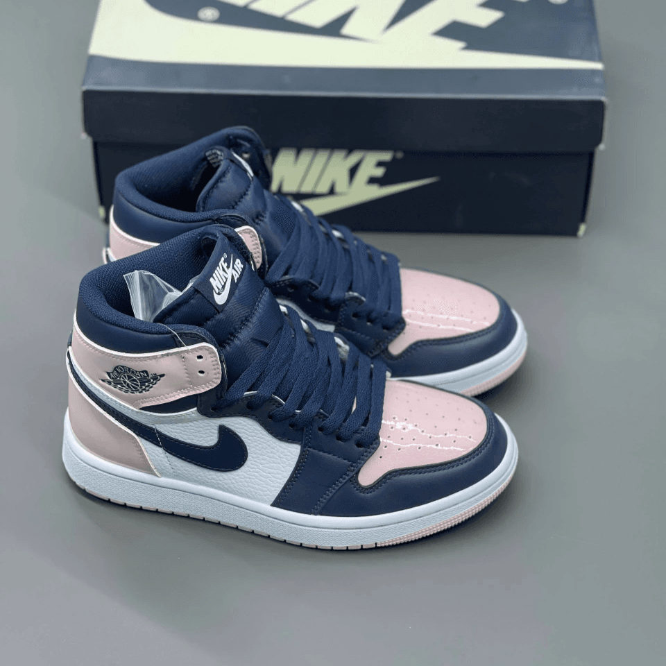 کفش نایک ایر جردن وان ساقدار اتومسفر بابل جام صورتی سرمه ای Nike Air Jordan 1 High Atmosphere Bubblegum Pink Navy — تصویر ۳