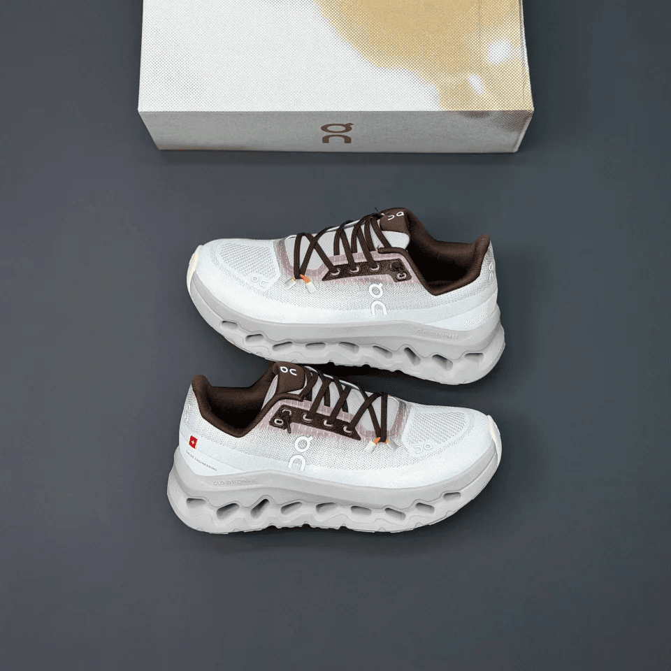 کفش آن رانینگ QC Cloudtilt سفید قهوه‌ای On Running QC Cloudtilt White Brown