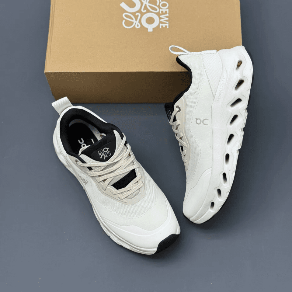 کفش آن رانینگ QC Loewe Cloudtilt سفید On Running QC Loewe Cloudtilt White — تصویر ۳