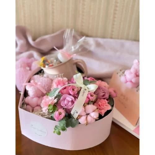 باکس گل و گل‌های ویژه ولنتاین برای عزیزان 5245