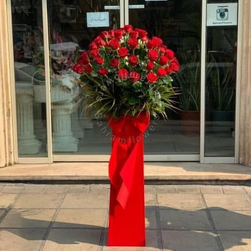 گل شاخهای با رزهای رنگی و لالههای خوشبو 5222