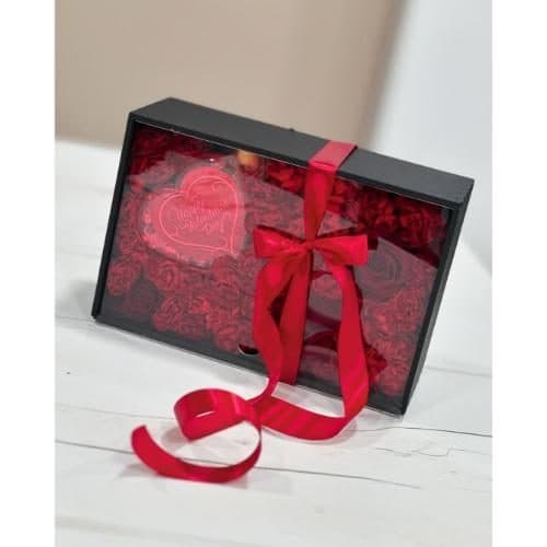 سبد گل پر از عشق برای دوست 5186