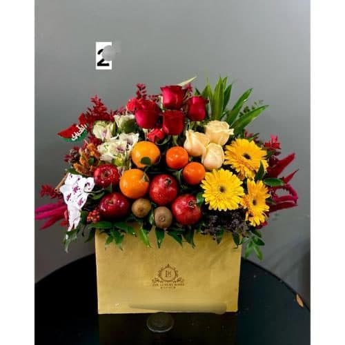سبد گل شب یلدا برای هدیه به پدر با گلهای نرگس و گلهای رز 5096