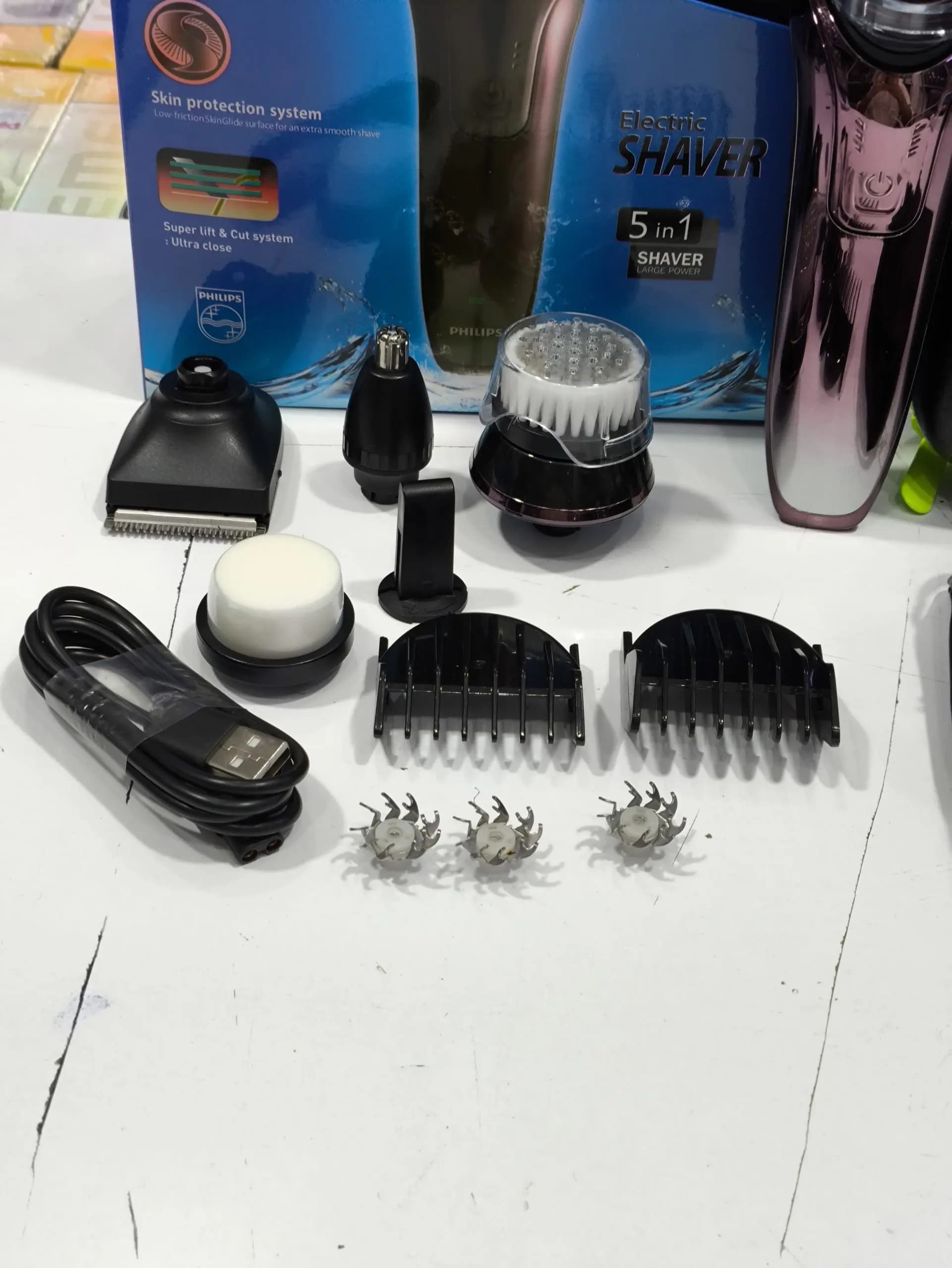 سه تیغ فیلیپس مدل PH-9000 سری S9711/44 ‏(AR) — تصویر ۳