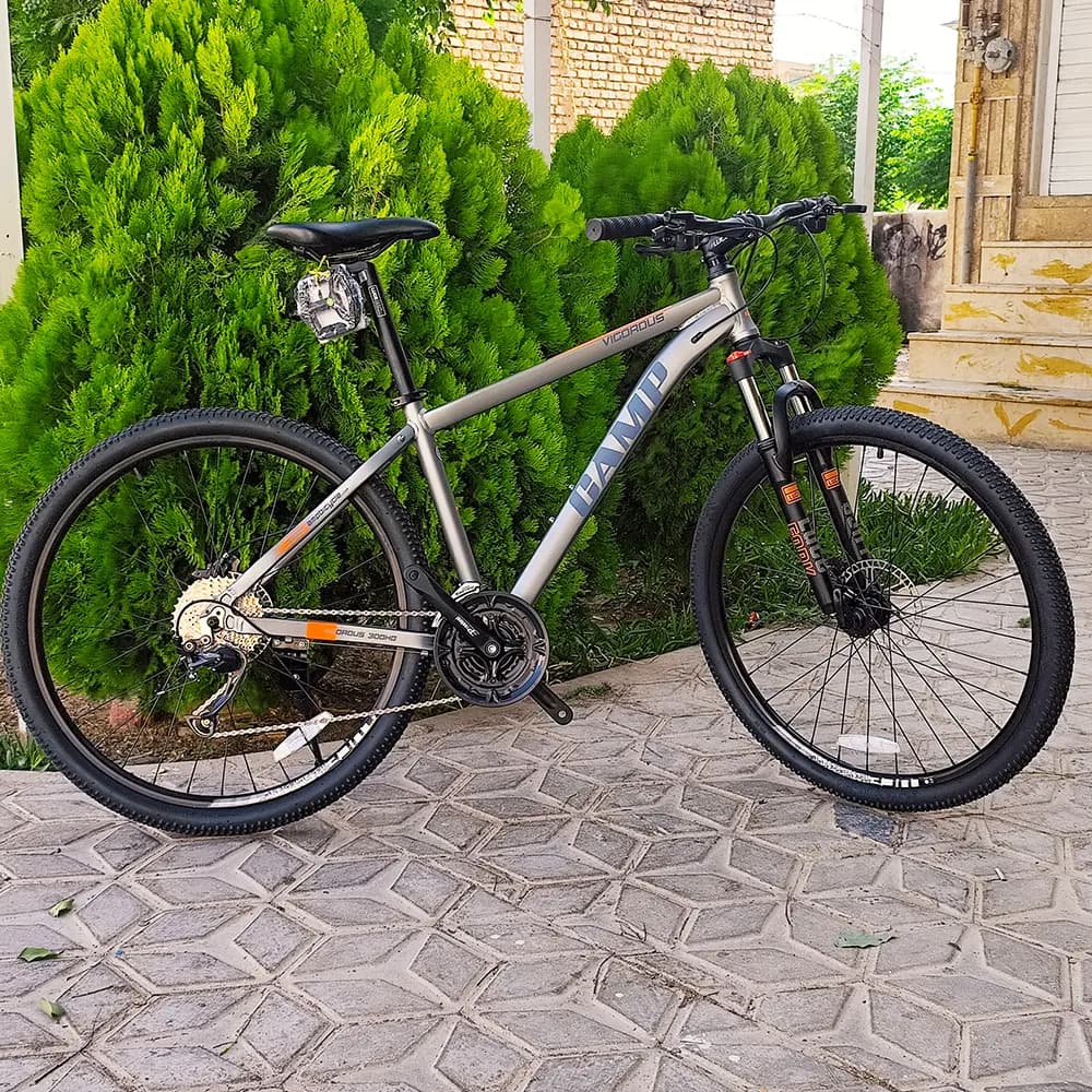 دوچرخه کوهستان کمپ مدل CAMP VIGOROUS 300 HD – سایز 27.5 اینچ، چابک و کنترل‌پذیر در مسیرهای ناهموار