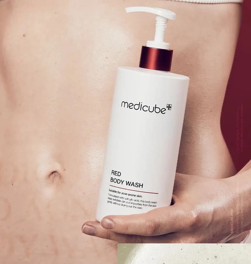 شوینده بدن ضد آکنه قرمز مدی کیوب 400 گرم Medicube Red Acne Body Wash — تصویر ۴