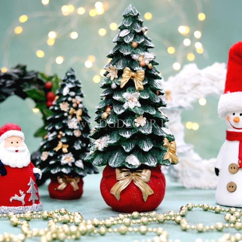 درخت کاج رزین بلند به همراه ریسه
