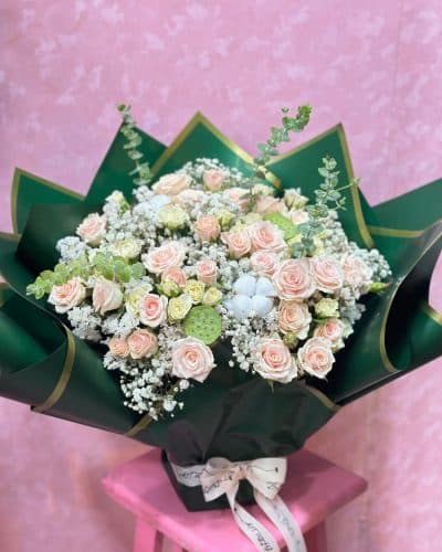 گل برای تبریک روز زن به زن عمو