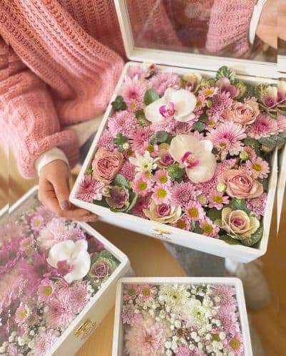 گل و هدیه روز زن برای همکار