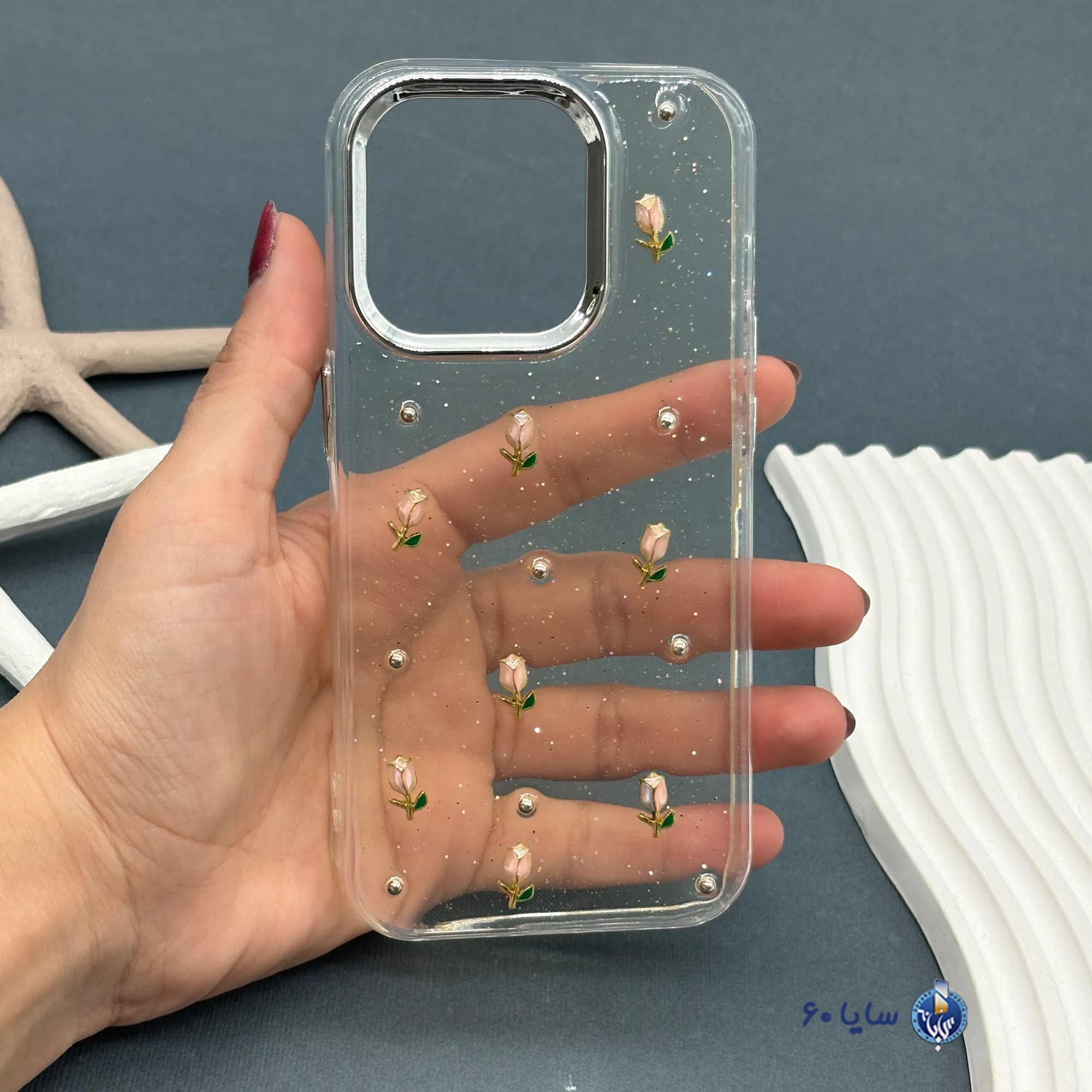 قاب موبایل IPHONE 15 PRO رزینی اکلیلی طلایی مدل گل رُز