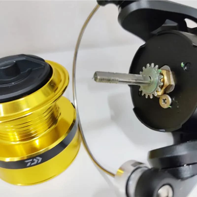 چرخ ماهیگیری دایوا Daiwa RS-C — تصویر ۵