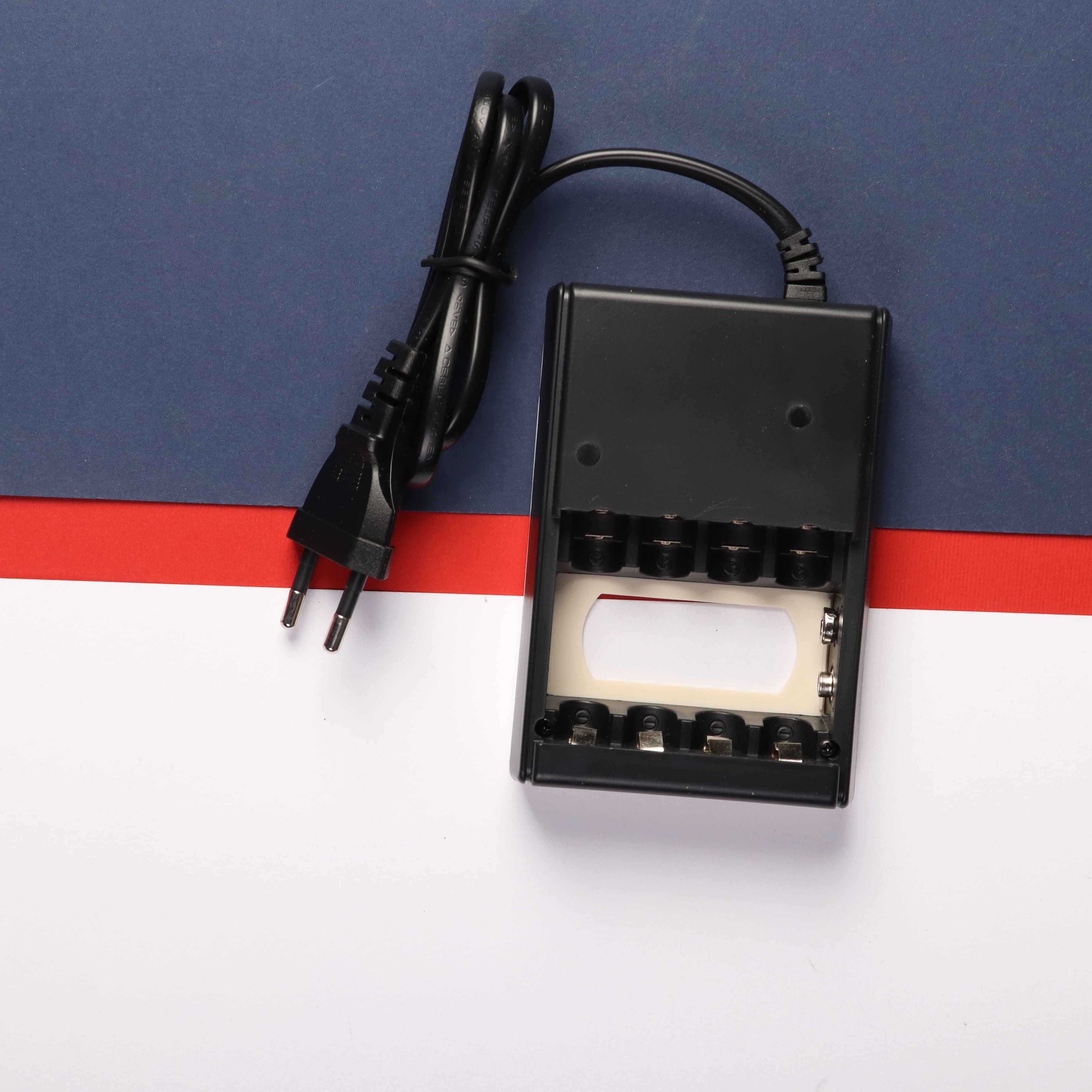 شارژر باتری دیجیتال سی اف ال مدل DET-203C — تصویر ۴
