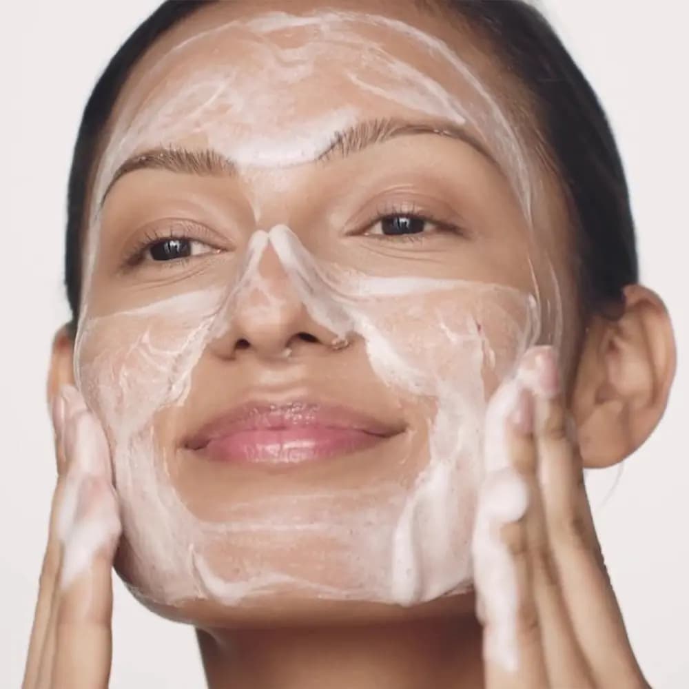 شوینده فومی سراوی مخصوص پوست نرمال تا چرب CeraVe — تصویر ۸