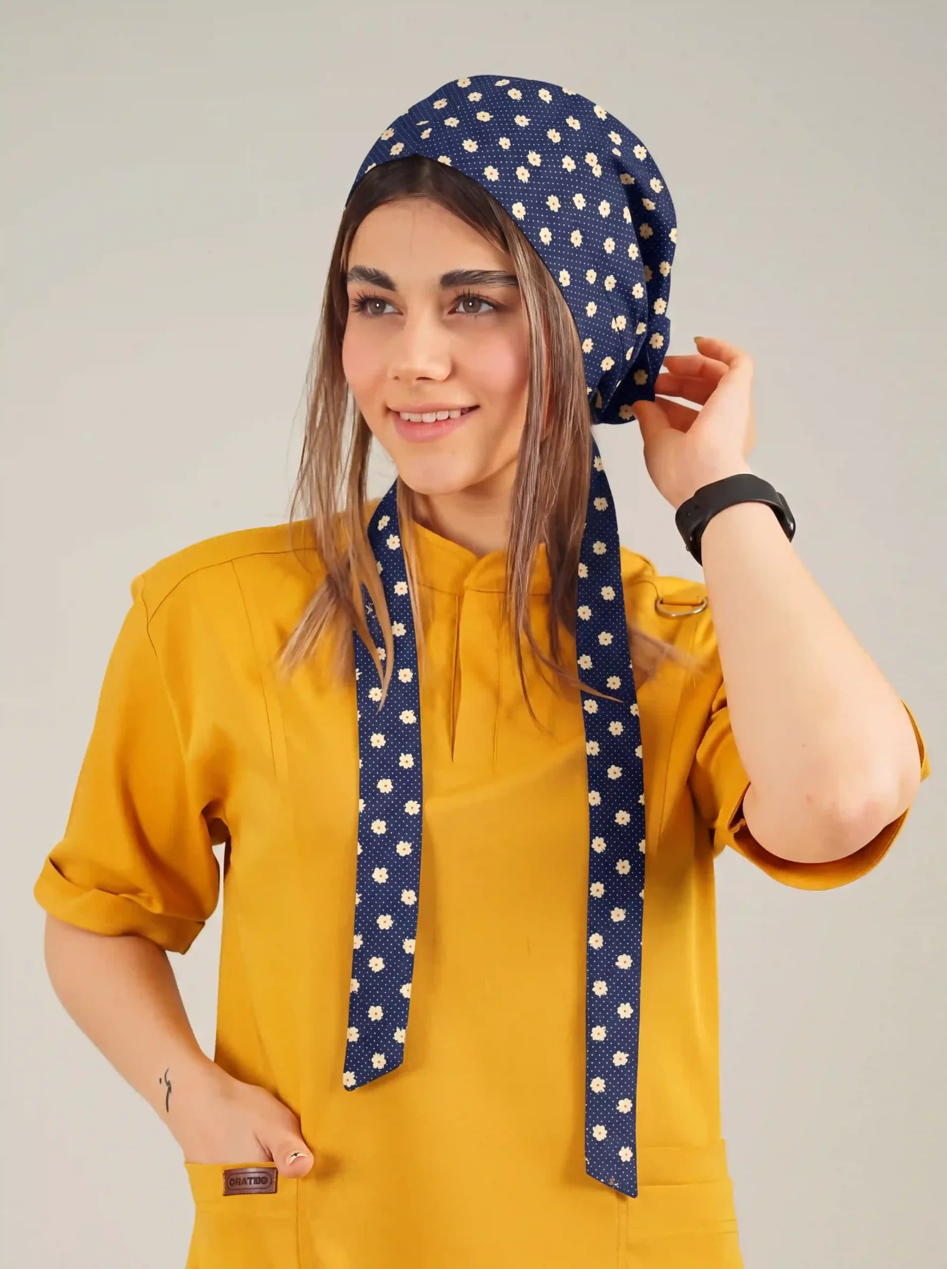 کلاه جراحی کراواتی زمینه آبی طرح گل ریز کد A09