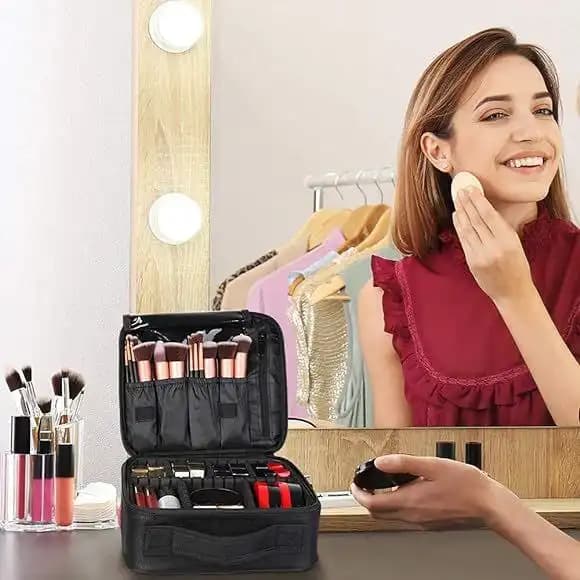 کیف آرایشی بهمراه رینگ لایت — تصویر ۹