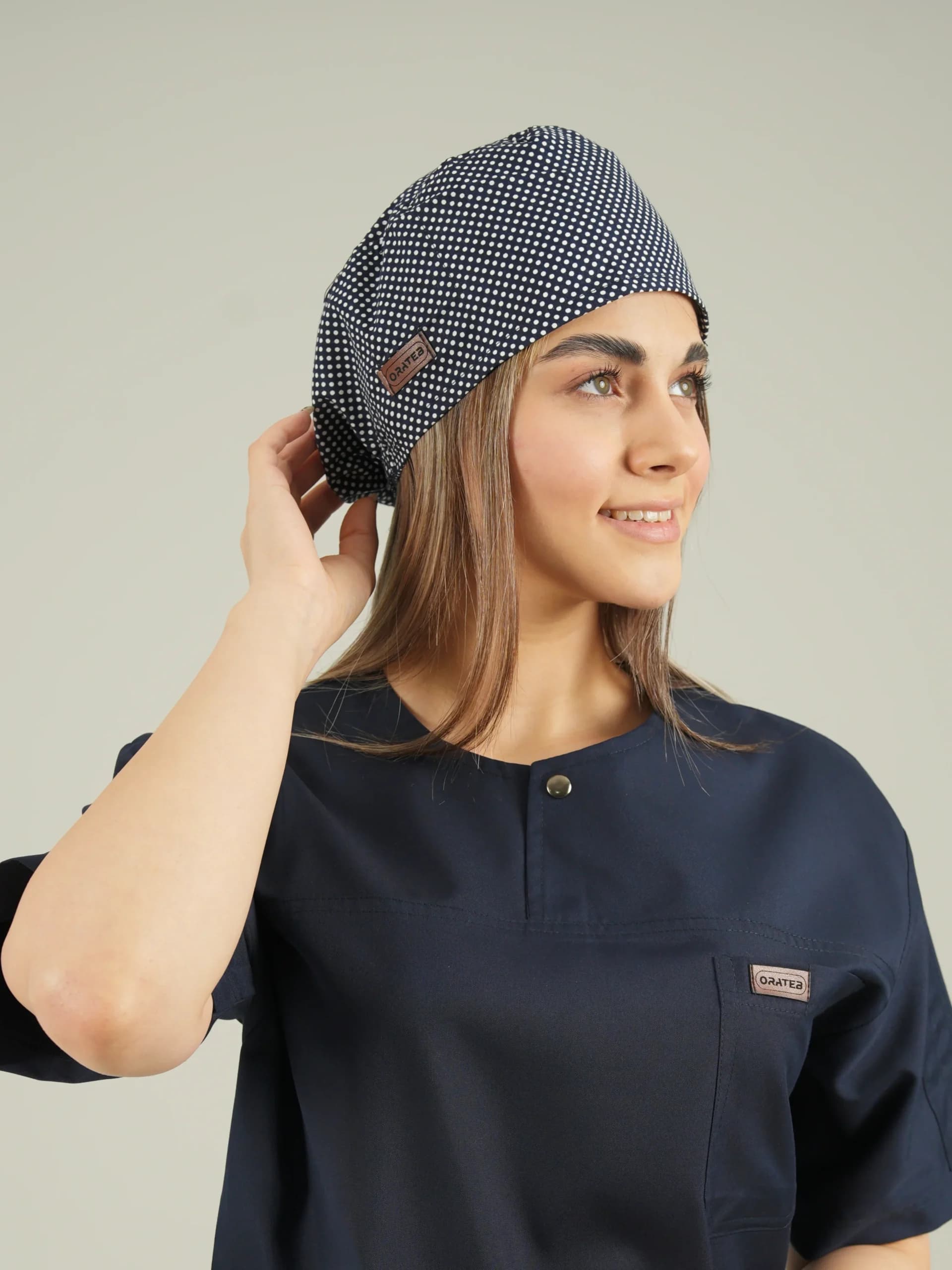 کلاه جراحی مشکی خال سفید ساده