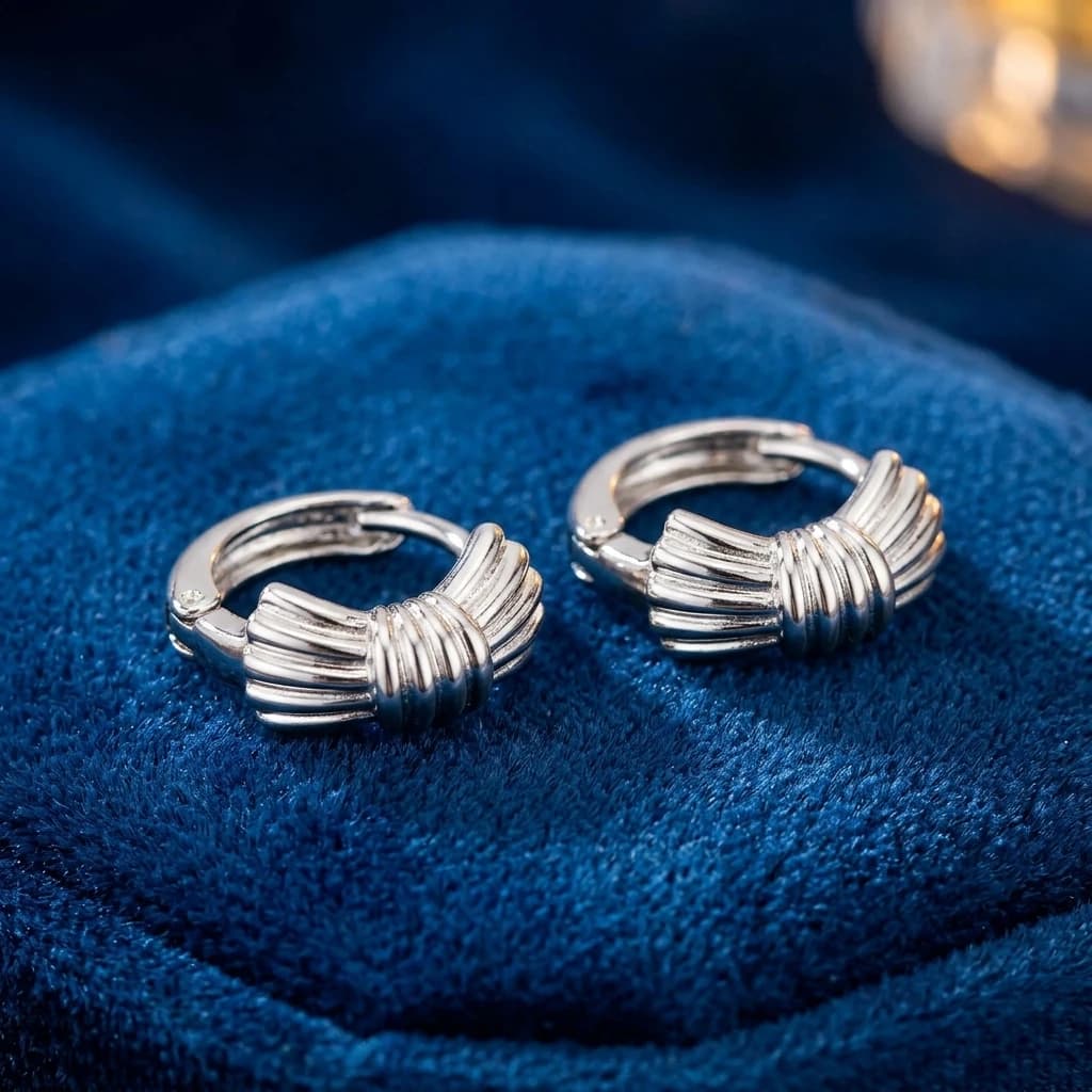گوشواره حلقه‌ای نقره‌ای طرح طنابی