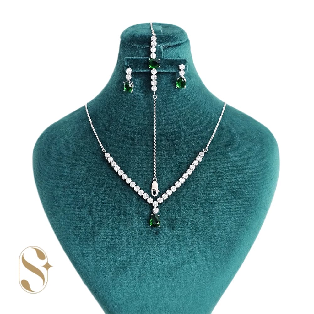 سرویس نقره زنانه مدل نگین زمردی کد SilverSet-S631