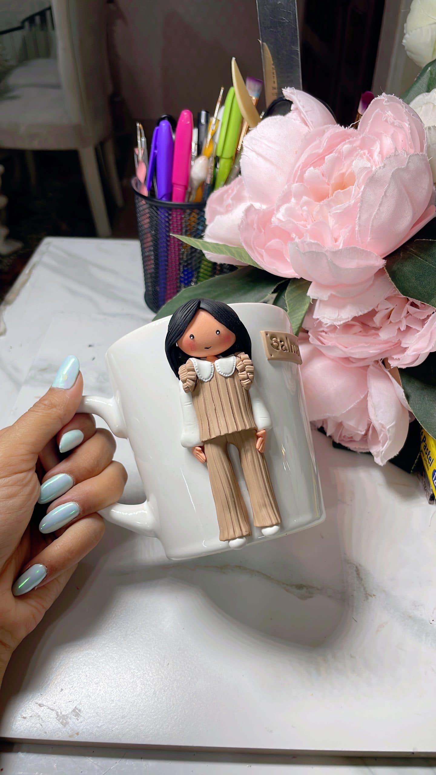 ماگ دختر خمیری عروسکی برجسته
