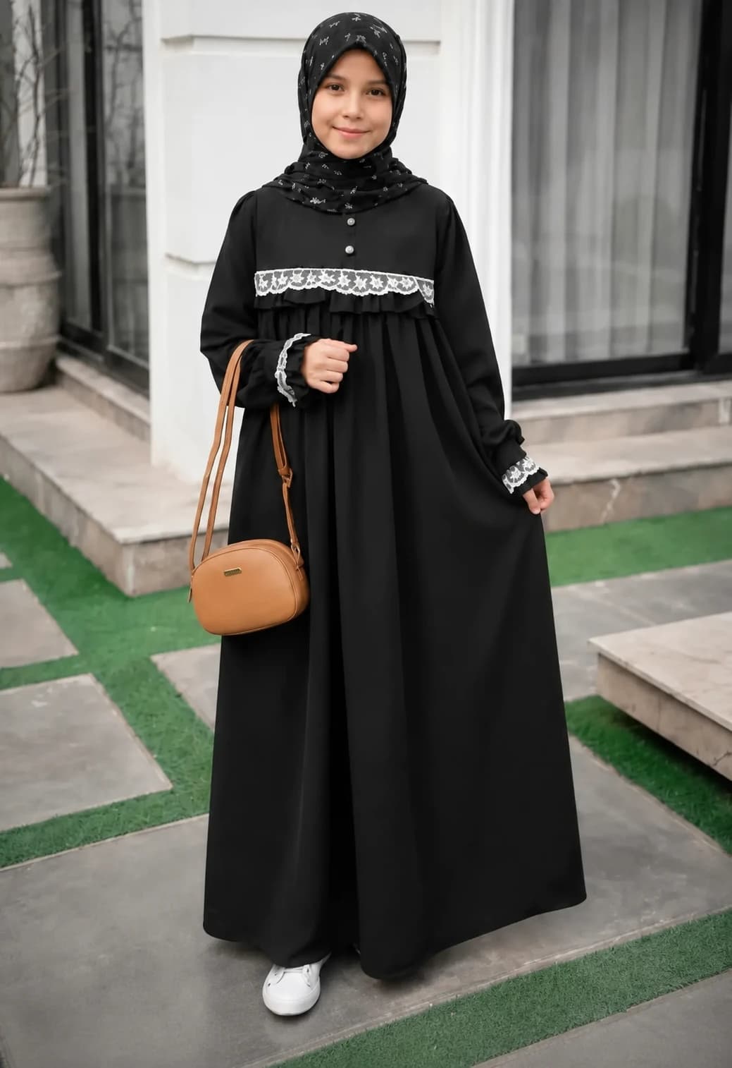 عبای دخترانه الیزه مشکی ۳ تا ۹ سال