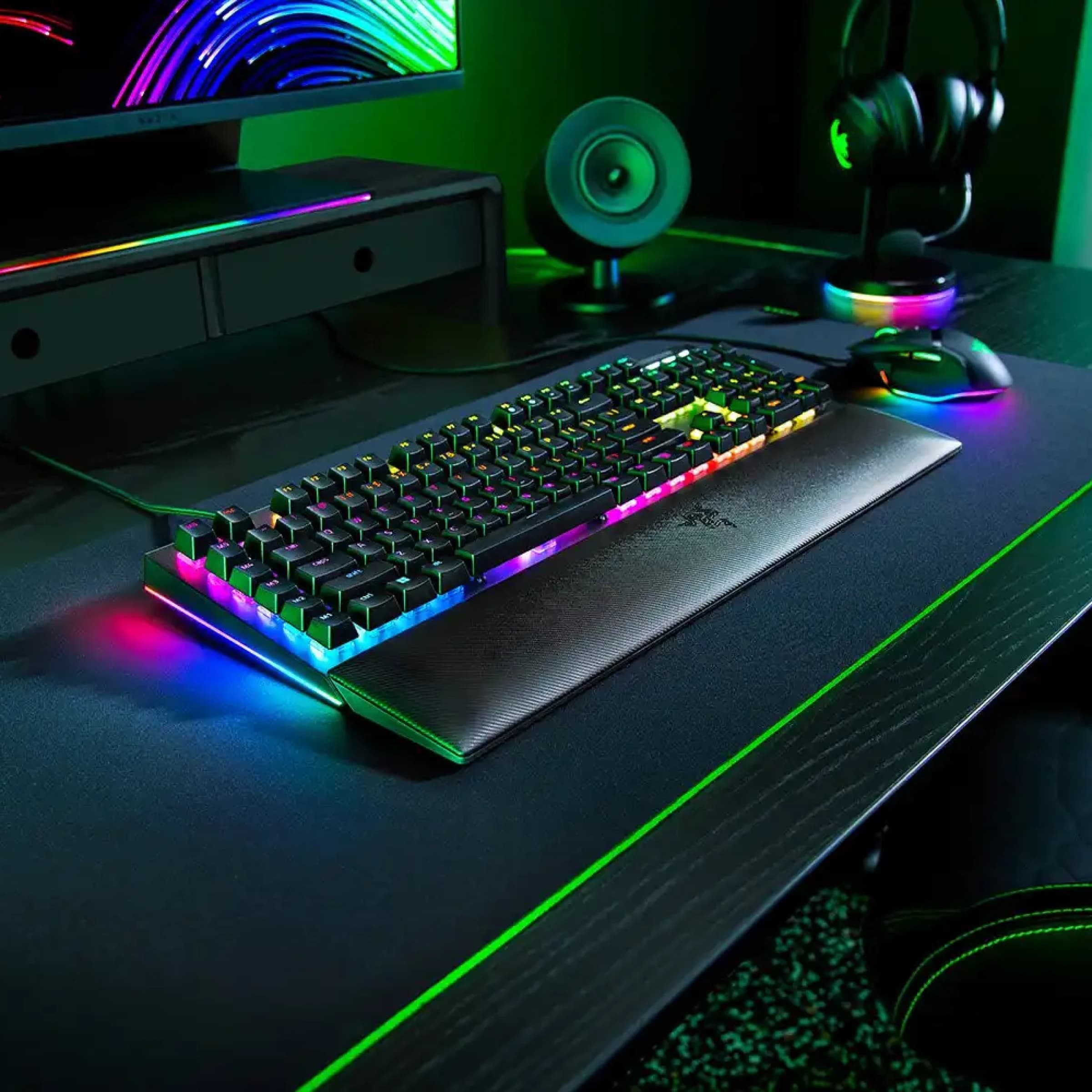 کیبورد گیمینگ Razer BlackWidow V4 – Yellow Switch — تصویر ۴