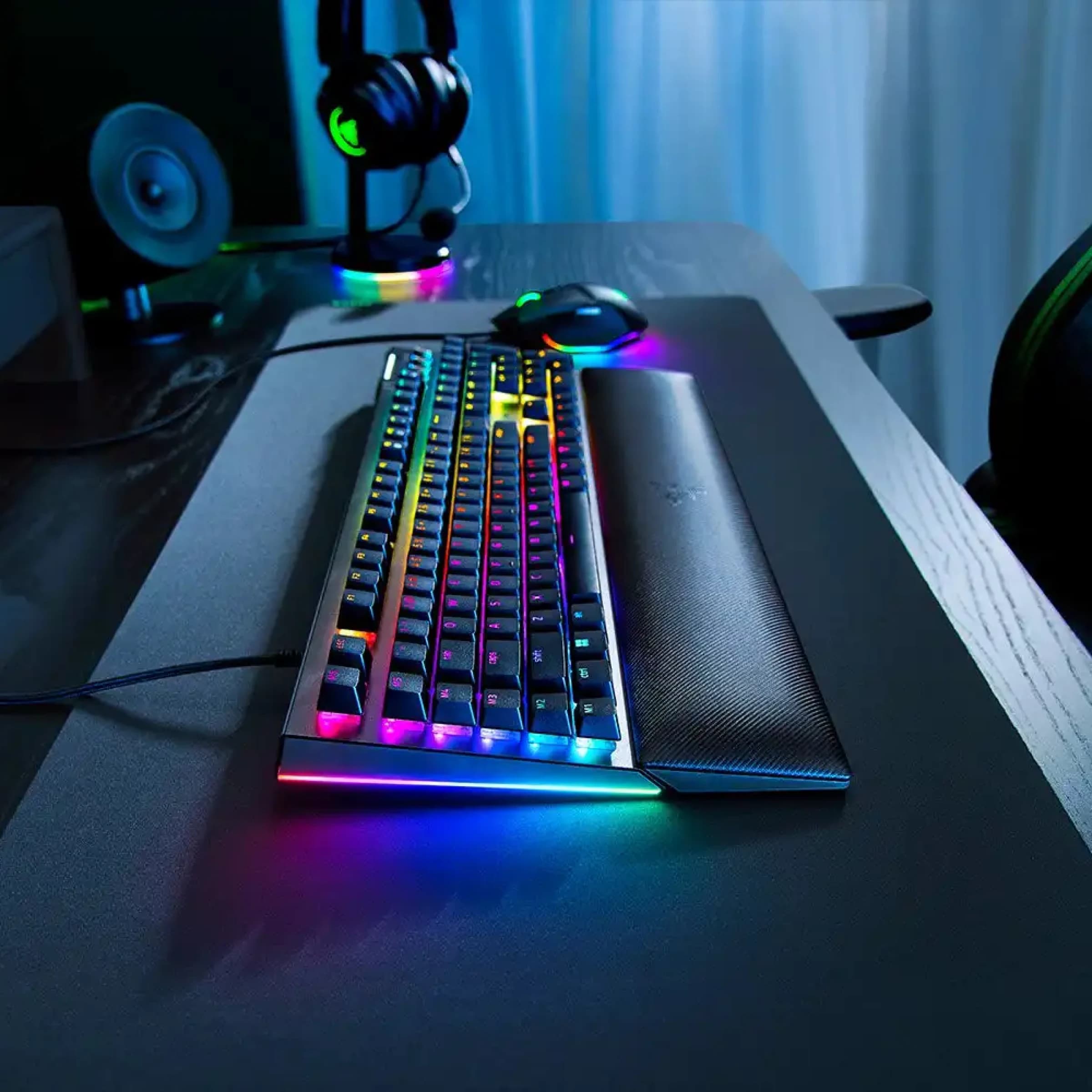 کیبورد گیمینگ Razer BlackWidow V4 – Yellow Switch — تصویر ۳