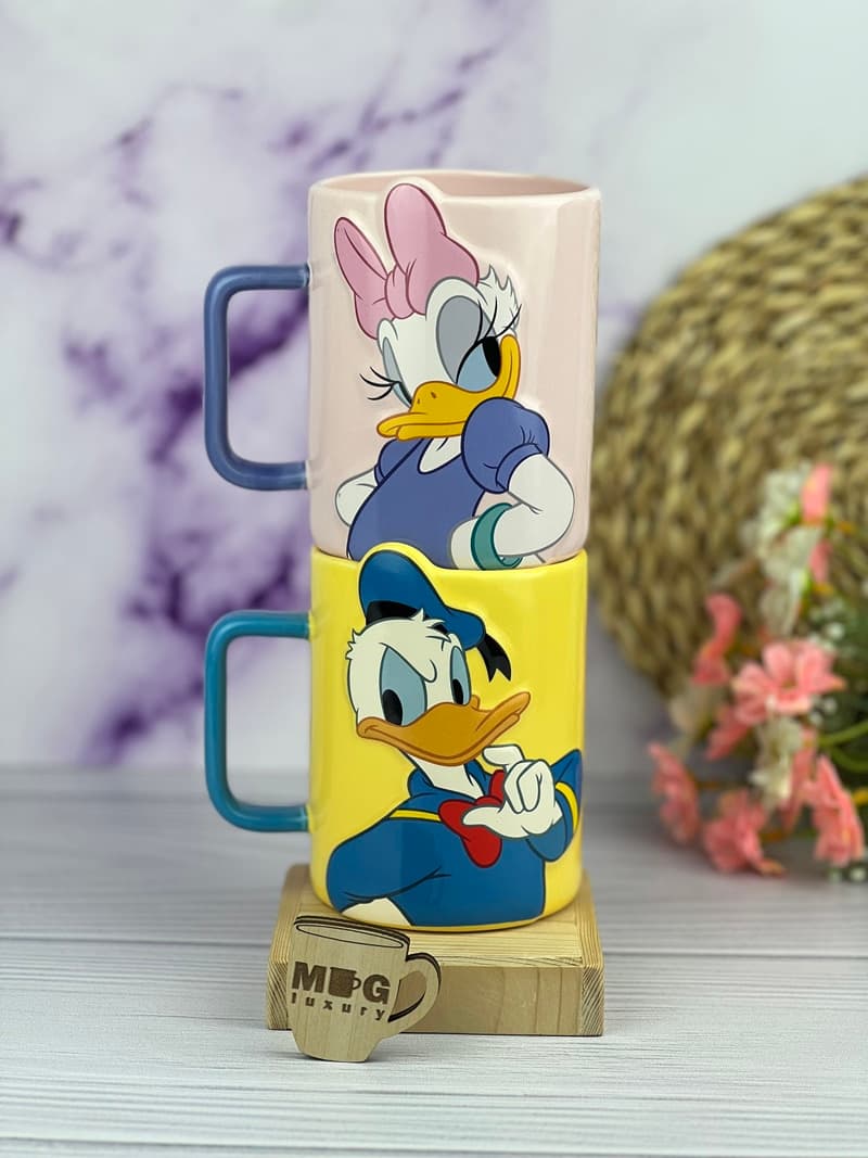 ماگ سرامیکی دیزنی DAISY DUCK و DONALD DUCK بلند برجسته دسته مستطیل
