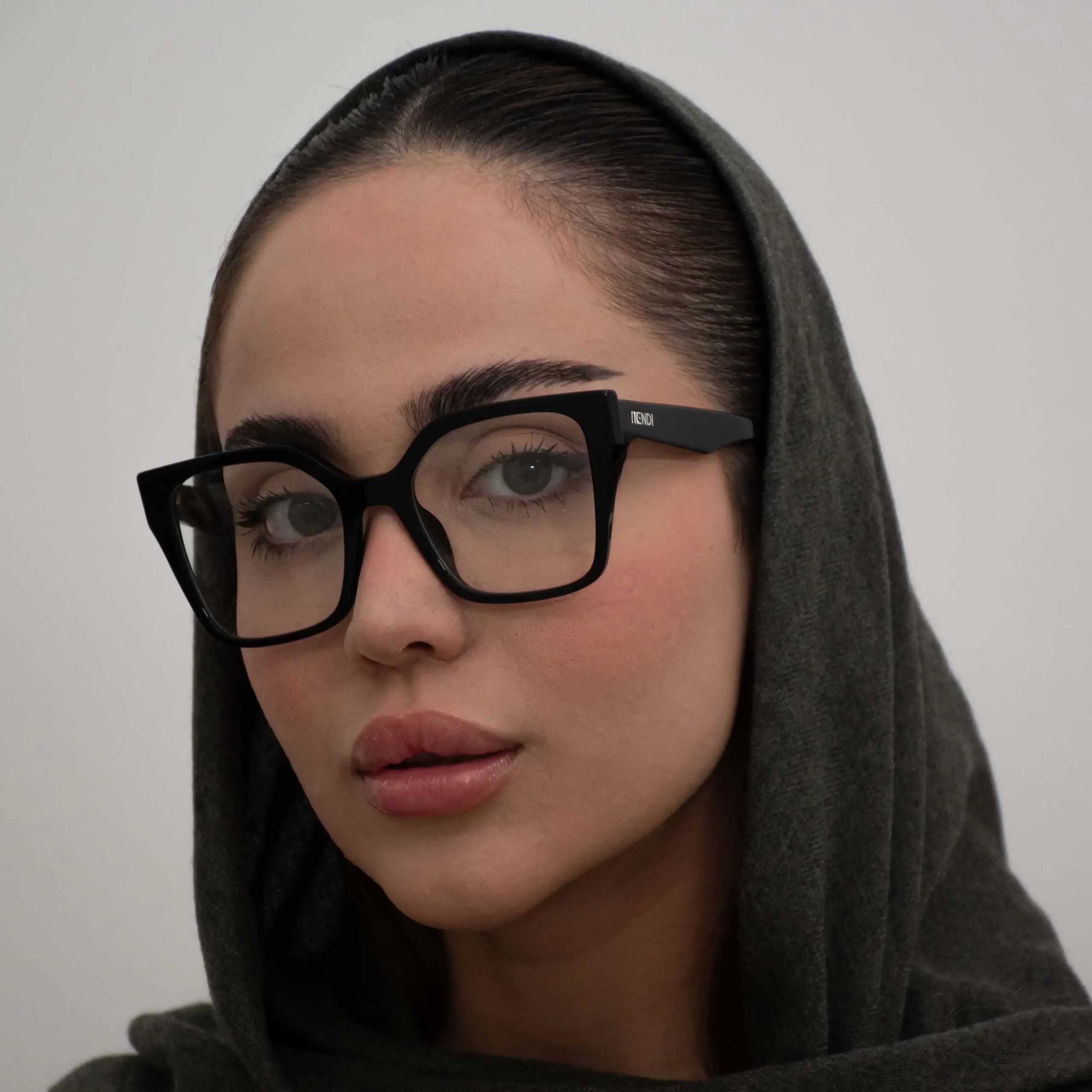 عینک طبی فندی 50002<br><span>Fendi FE50002I</span> — تصویر ۳