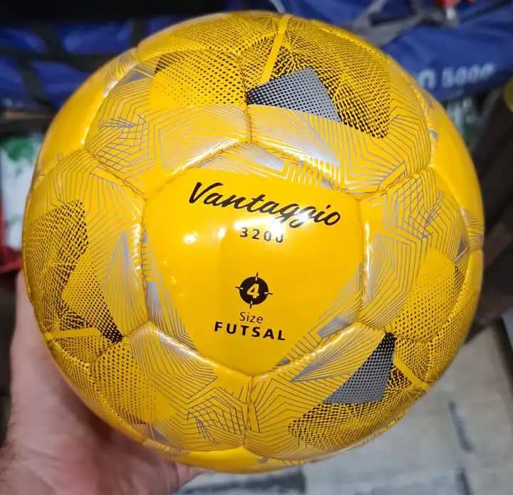 توپ فوتسال نیمه تنبل مولتن Vantaggio 3200 — تصویر ۲