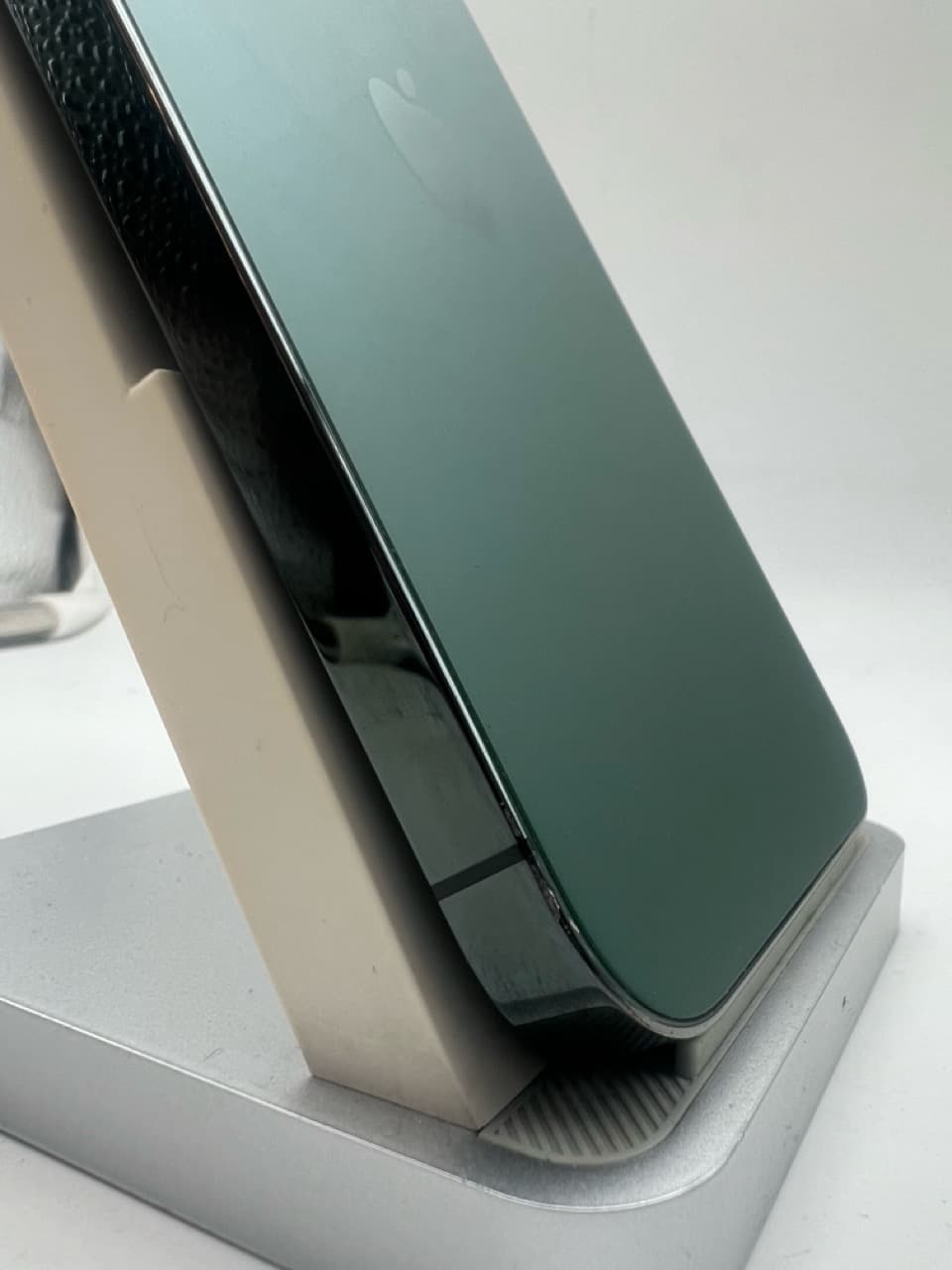 گوشی موبایل اپل iPhone 13 Pro دست دوم رنگ Alpine Green حافظه 256 گیگ رجیستر شده ZA/A — تصویر ۳