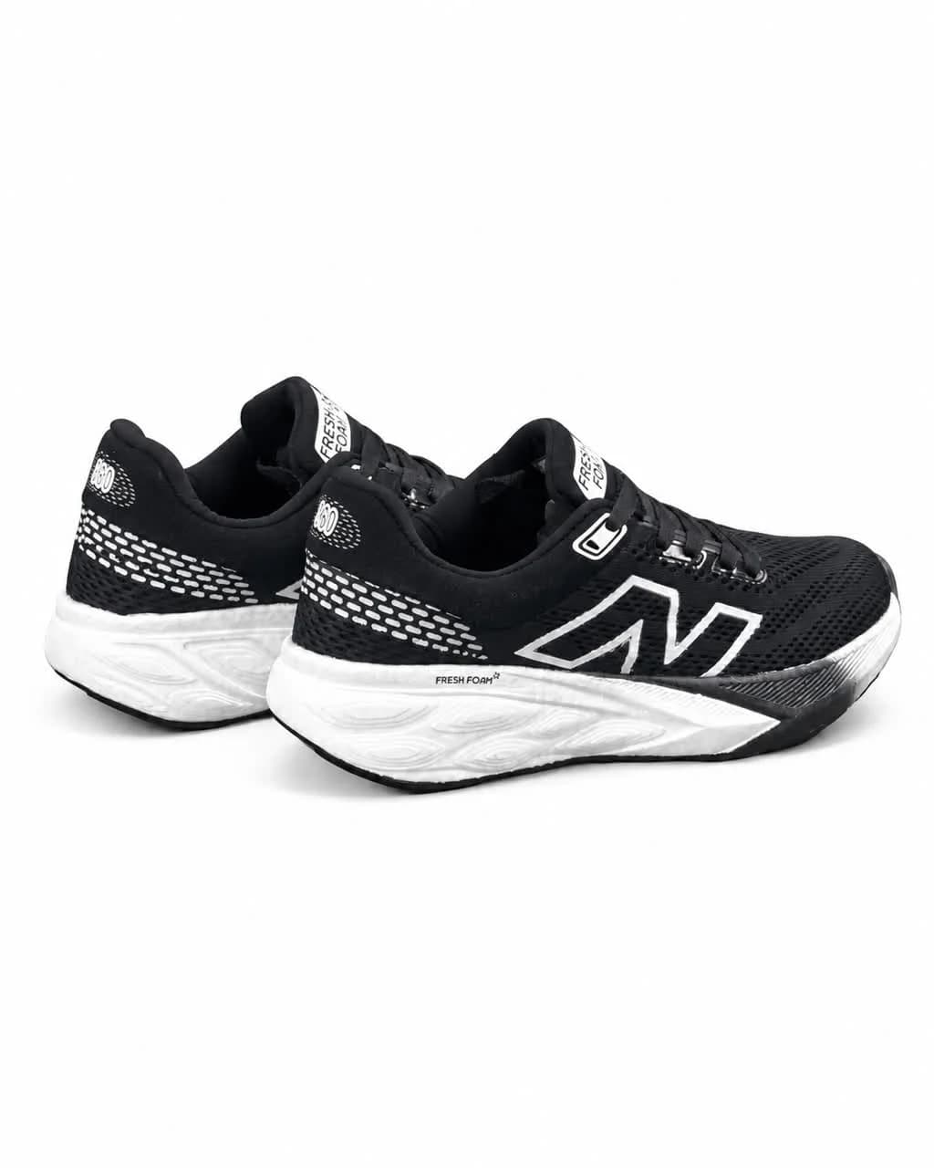 کفش کتانی رانینگ مردانه نیوبالانس زیره بست سفید مشکی New BALANCE — تصویر ۱۰