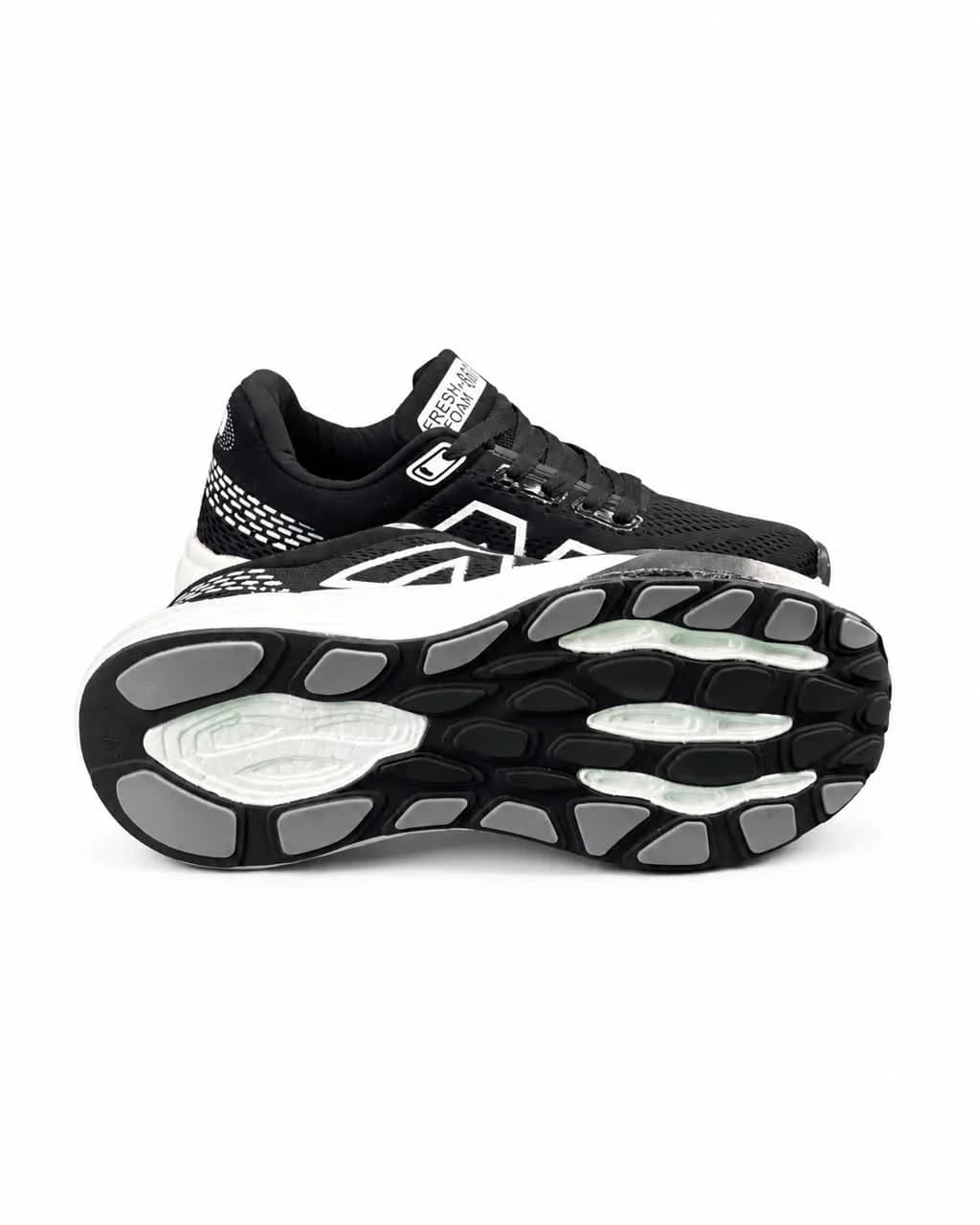 کفش کتانی رانینگ مردانه نیوبالانس زیره بست سفید مشکی New BALANCE — تصویر ۹