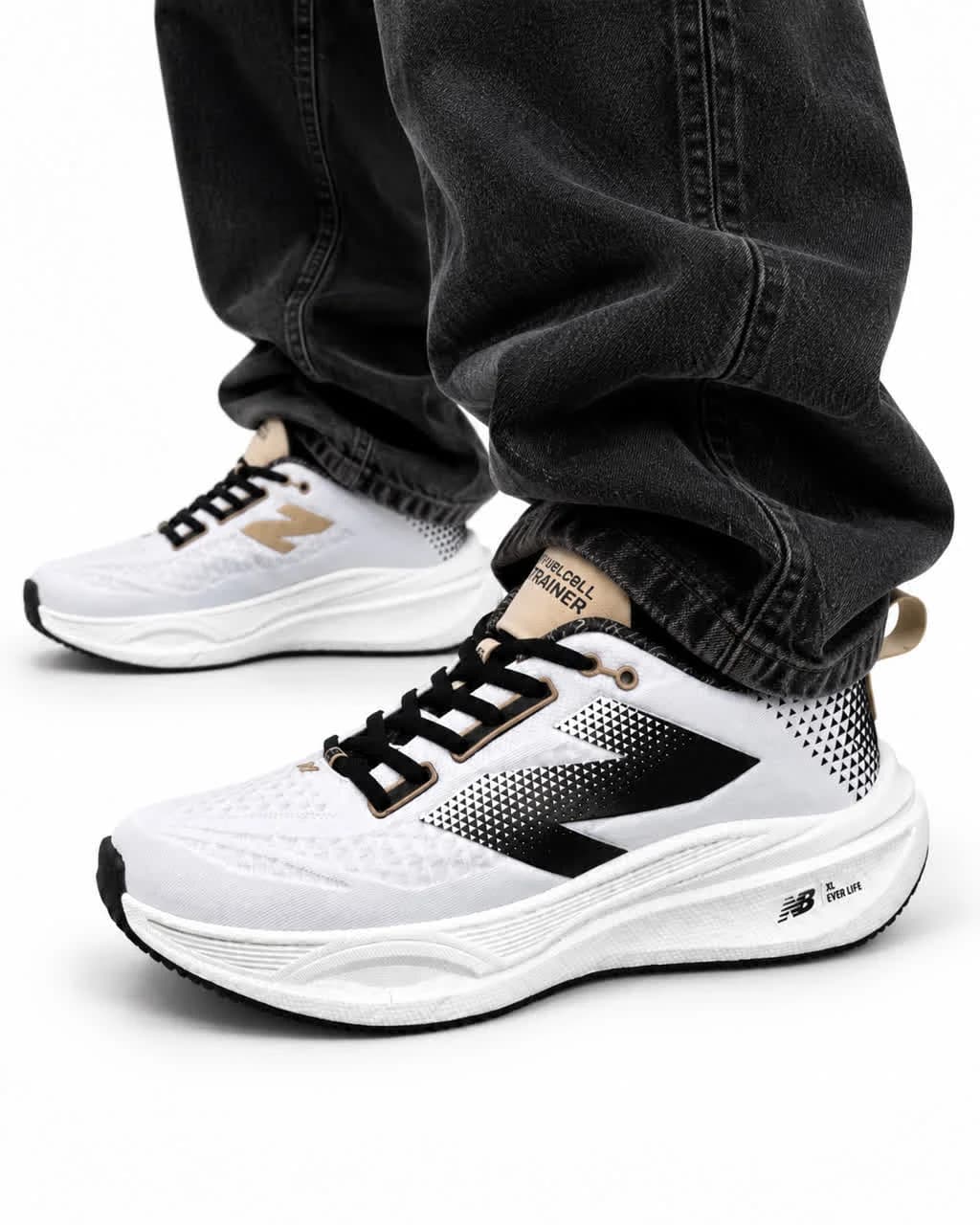 کفش کتانی رانینگ مردانه نیوبالانس زیره بست سفید مشکی New BALANCE — تصویر ۲